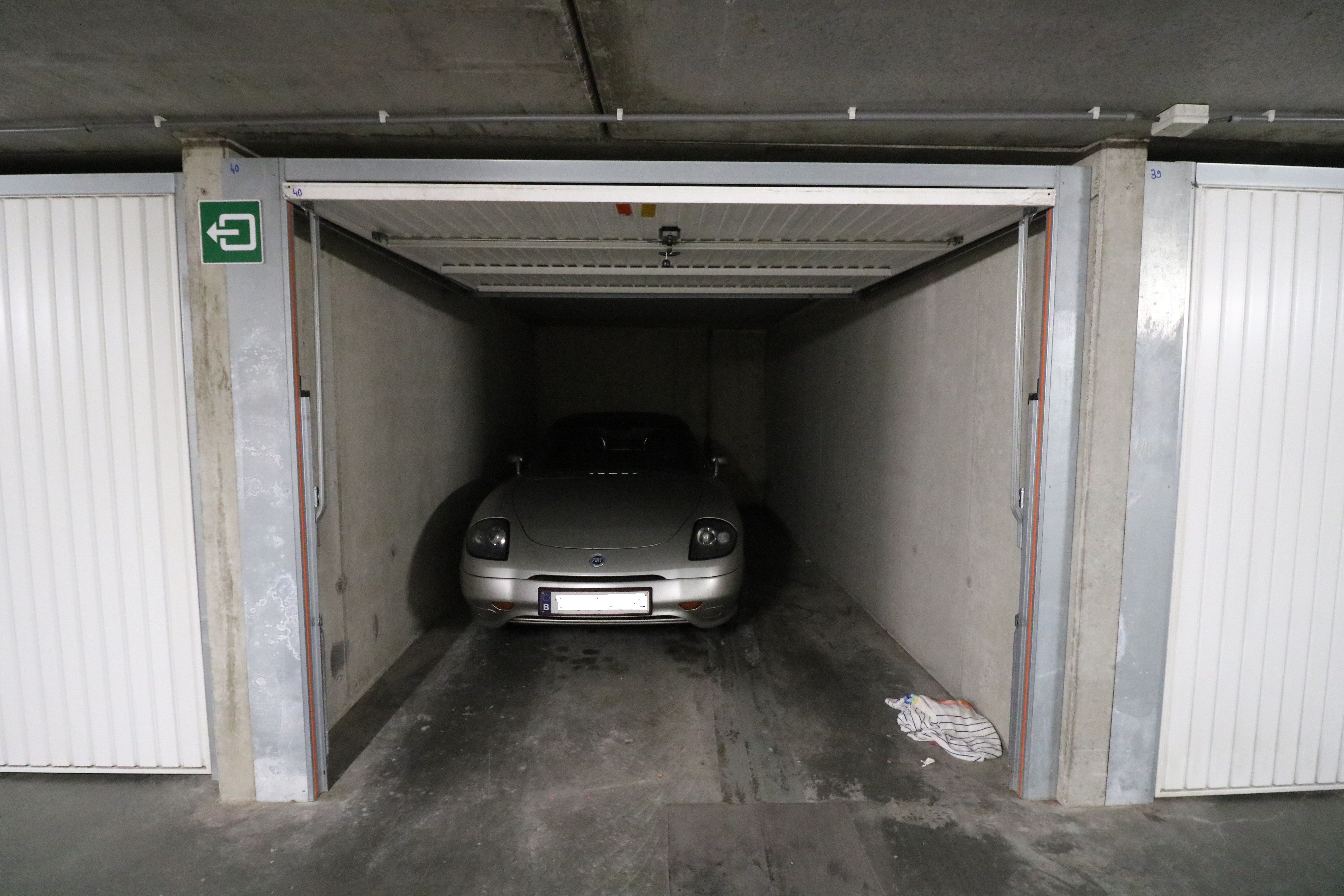 Gesloten garagebox in het centrum van Blankenberge. foto 2