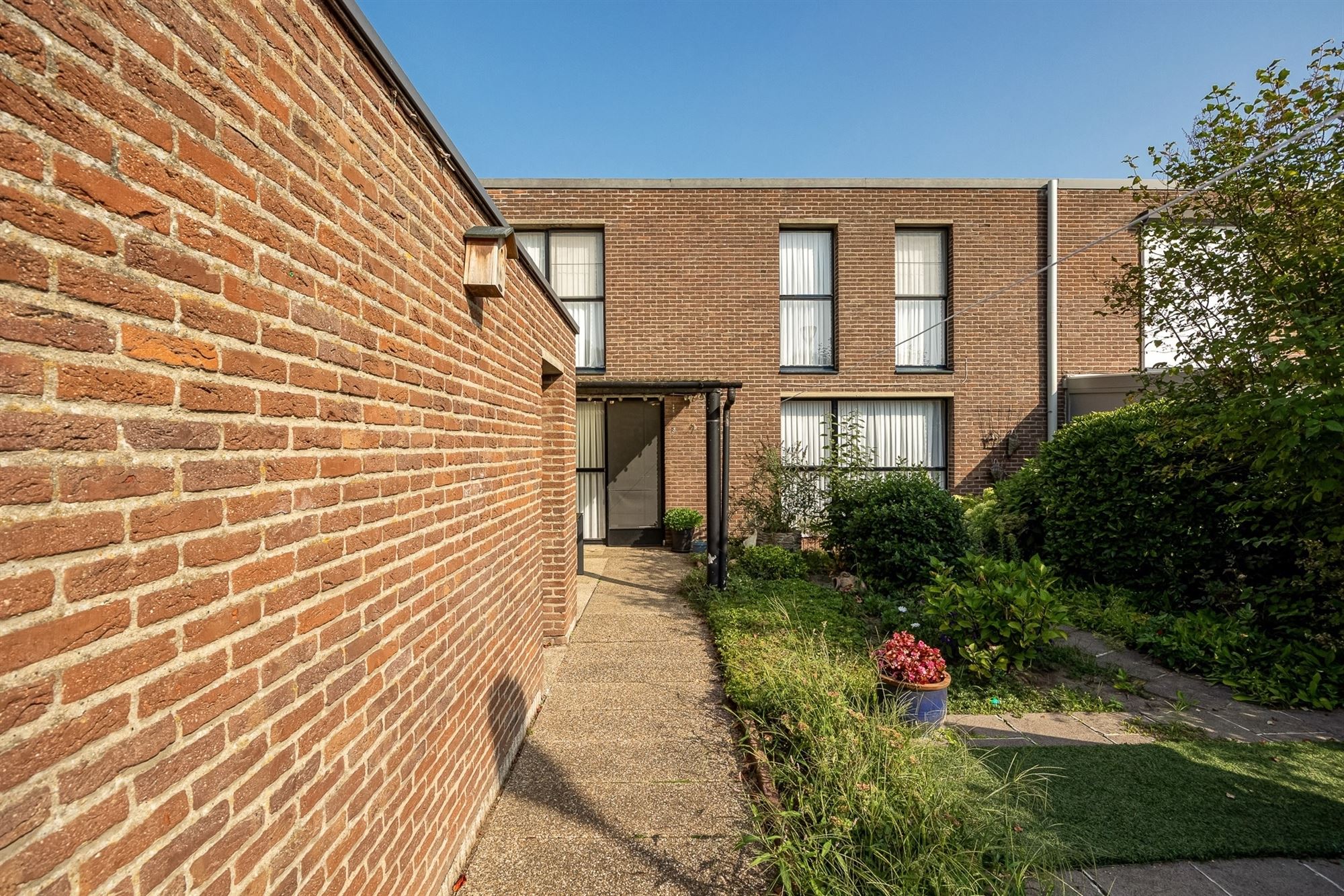 Halfopen gezinswoning met 4 slaapkamers foto 23