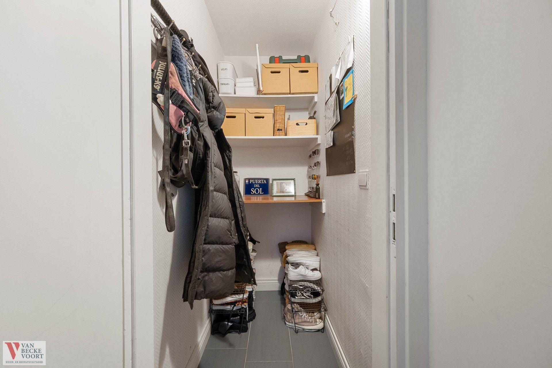 Gerenoveerd appartement in een residentiële buurt foto 10