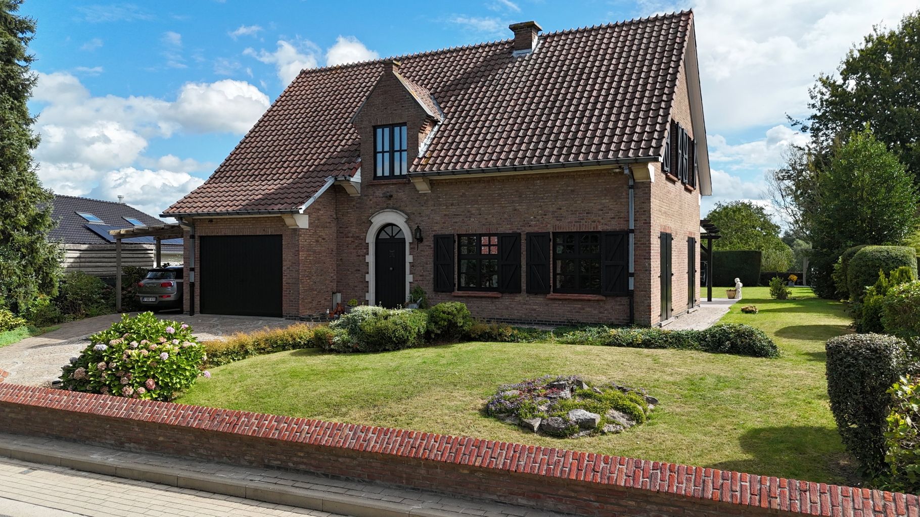 Huis te koop foto {{pictureIndex}}