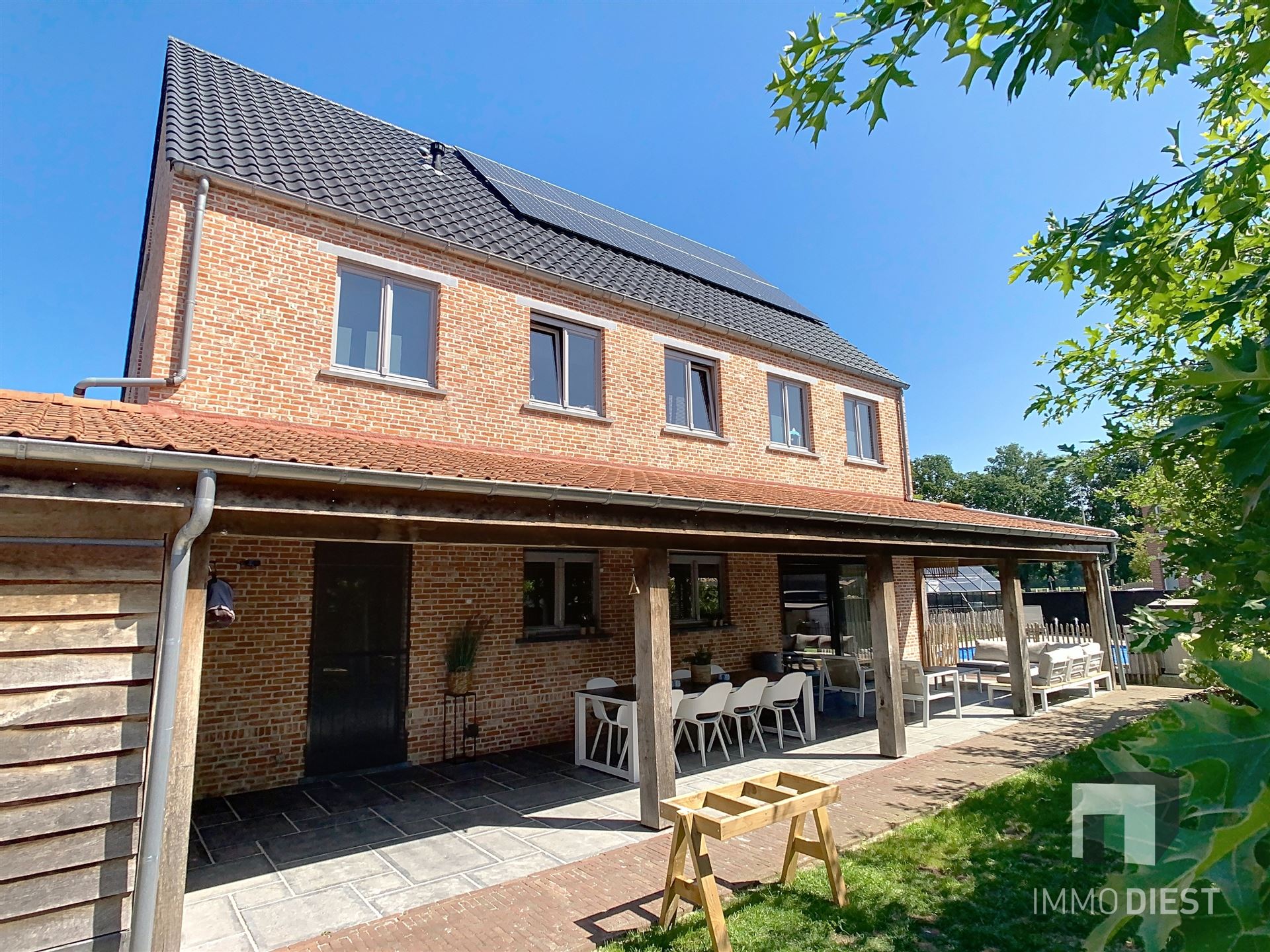 Stijlvolle pastorijwoning met 6 slaapkamers in Vorst op 5a 48ca, pure charme en ruimte! foto 2