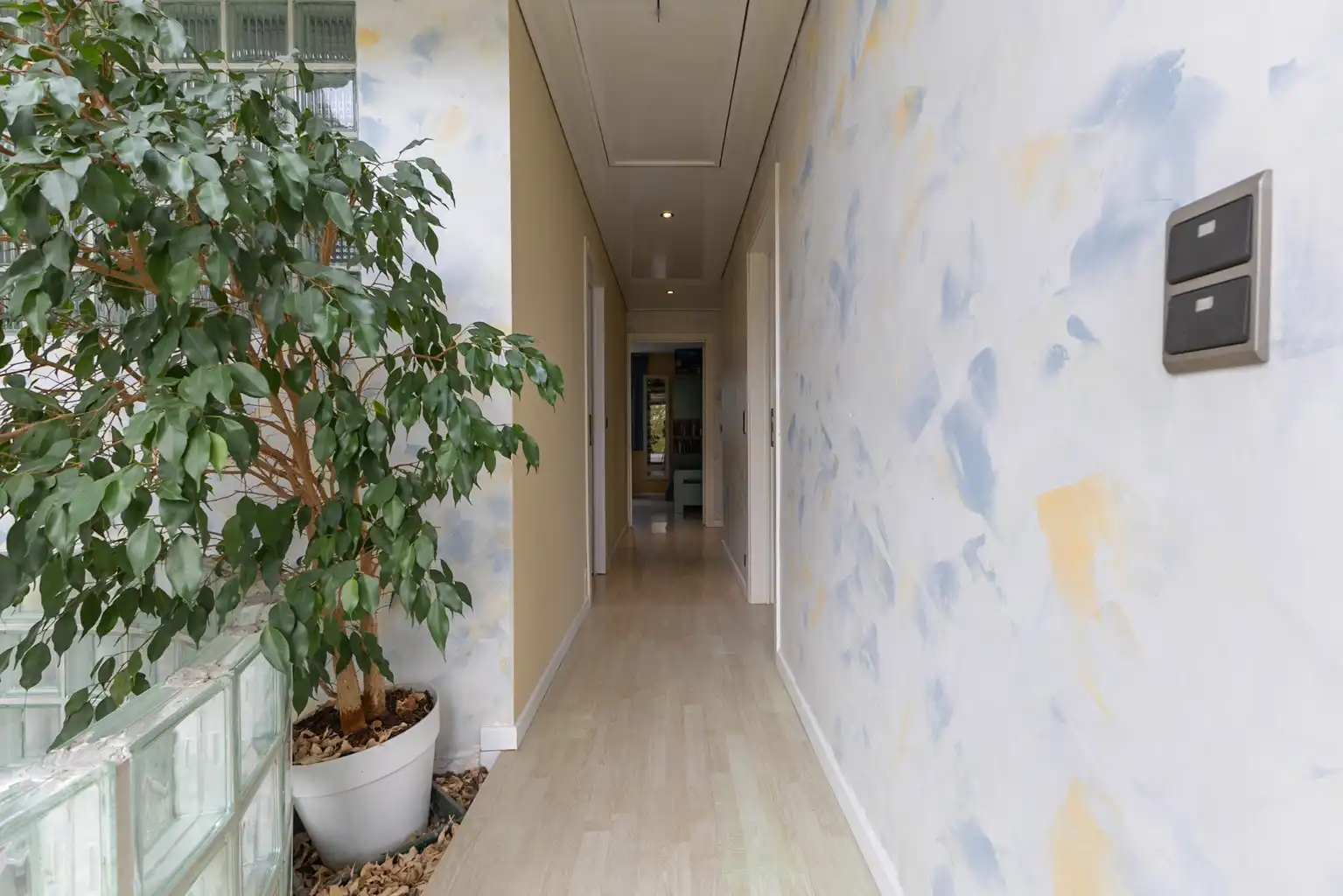 Ruime woning: 5 slpks, garage en grote tuin op toplocatie foto 16