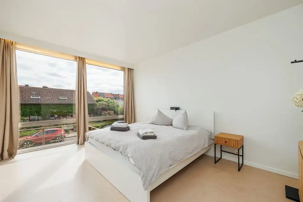 Unieke jaren 80-woning met ruime tuin foto 15
