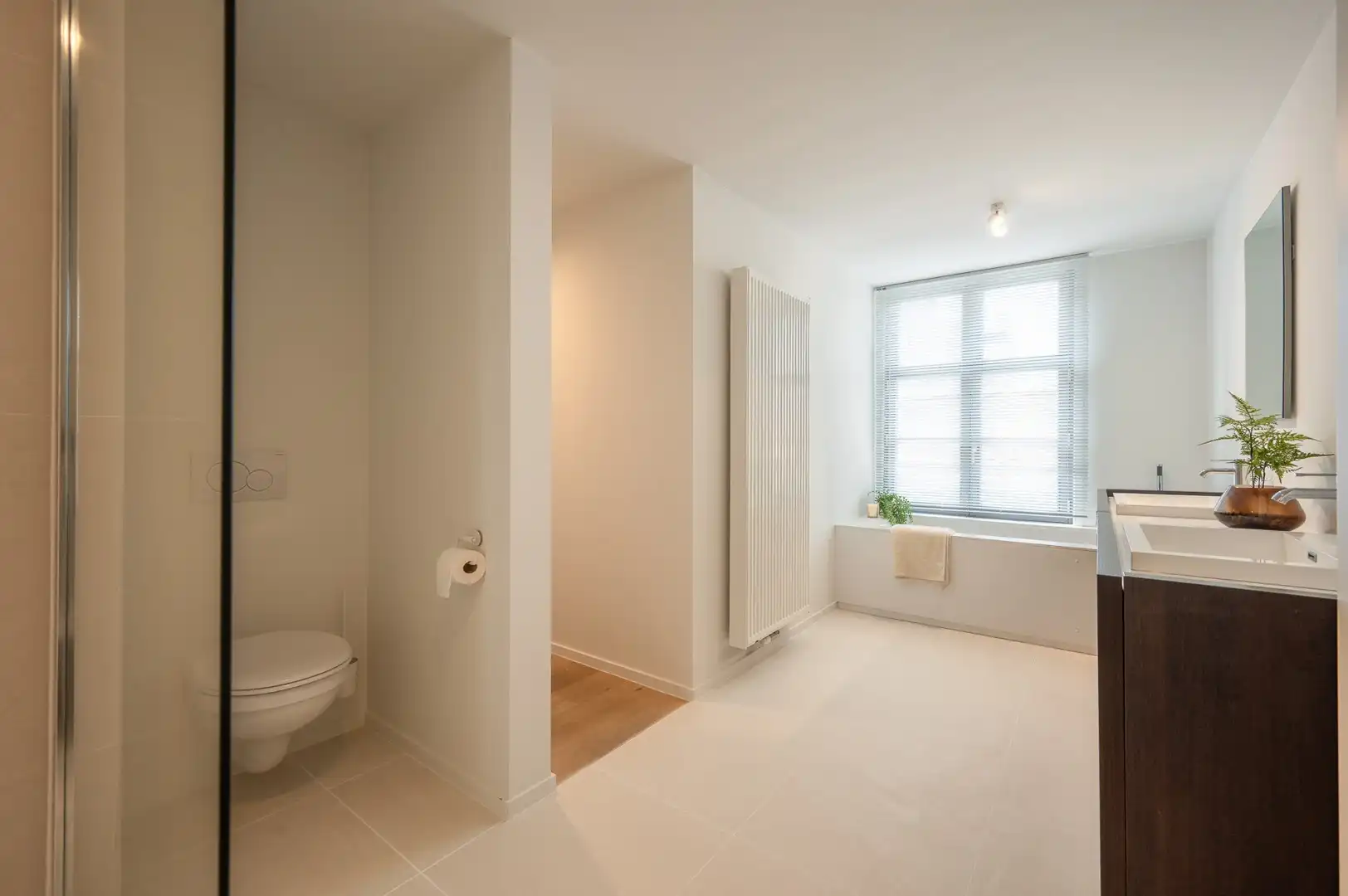 Stijlvol gerenoveerde hoekwoning met aparte duplex studio op topligging foto 9