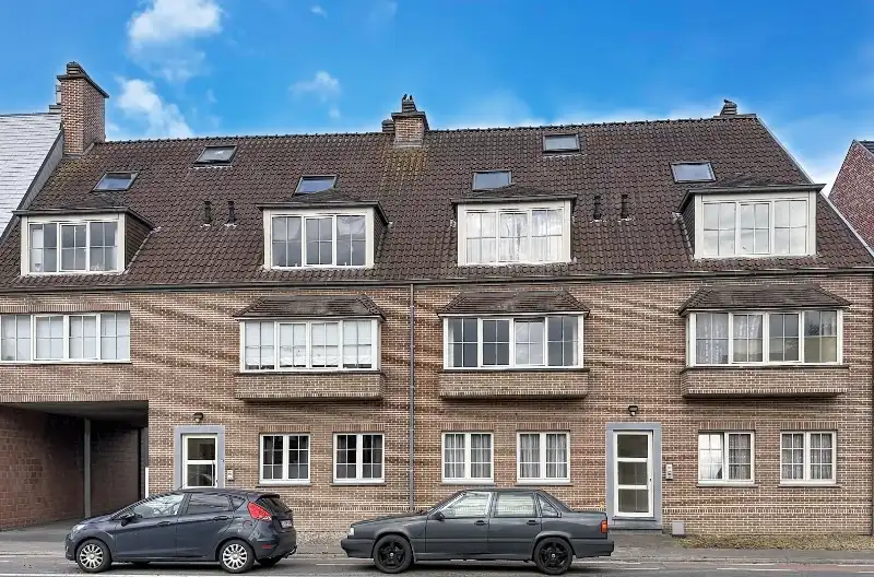 Comfortabel appartement met ruim terras en garage foto {{pictureIndex}}