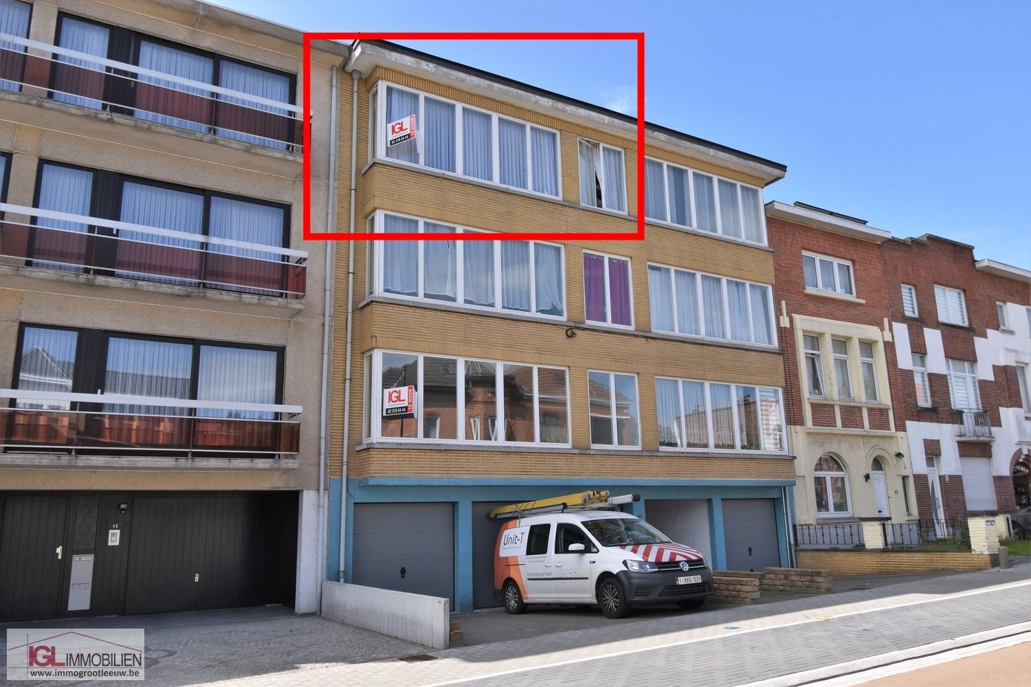 Appartement 3de verdiep met 2 kamers foto {{pictureIndex}}