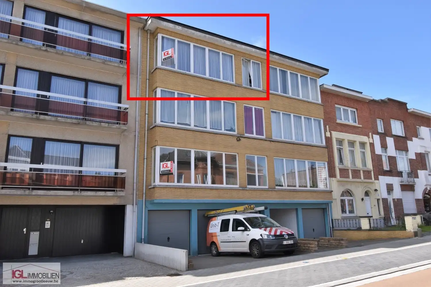 Appartement 3de verdiep met 2 kamers foto {{pictureIndex}}