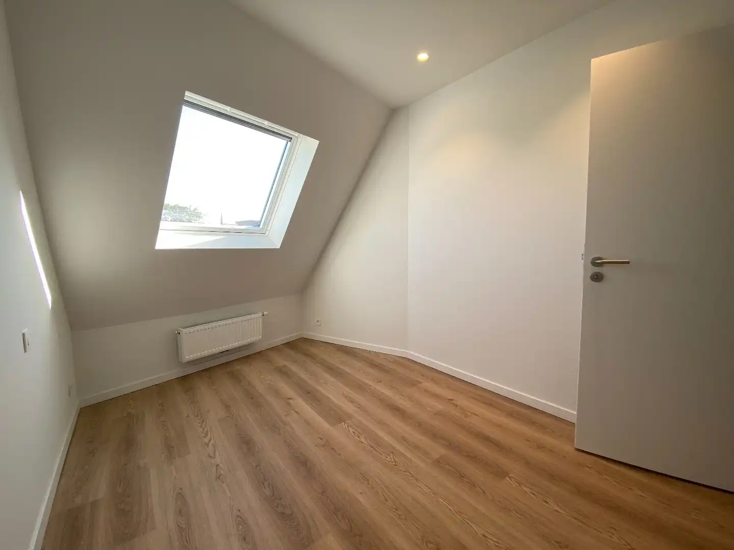 Modern 3-slaapkamer penthouse TE KOOP in centrum Waregem. foto 13