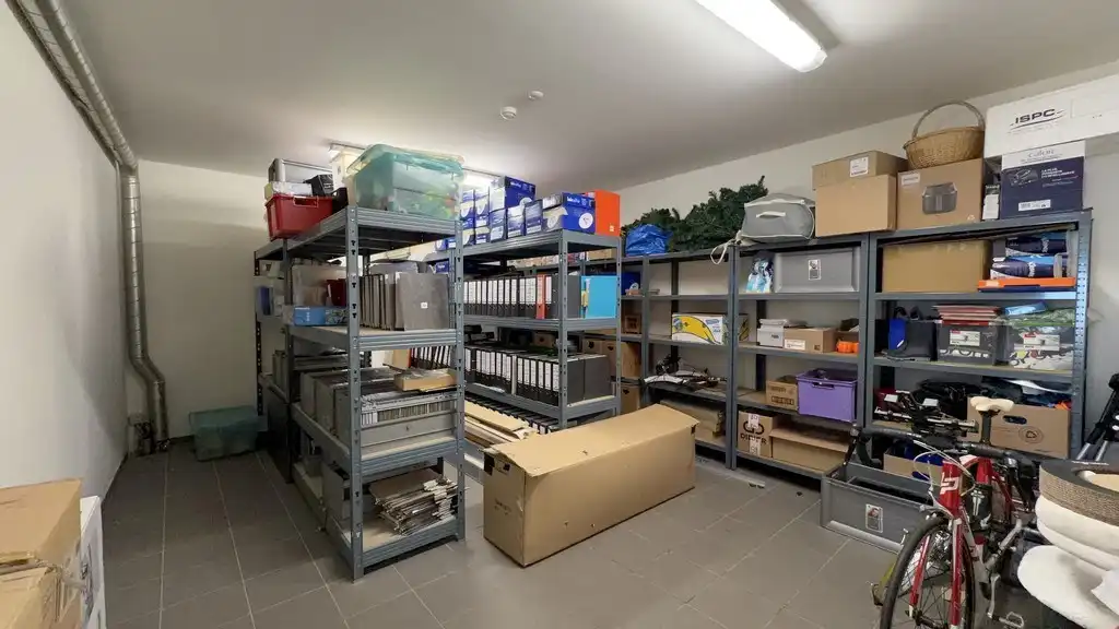 Showroom met magazijn te huur aan het Handelsdok in Gent foto 12