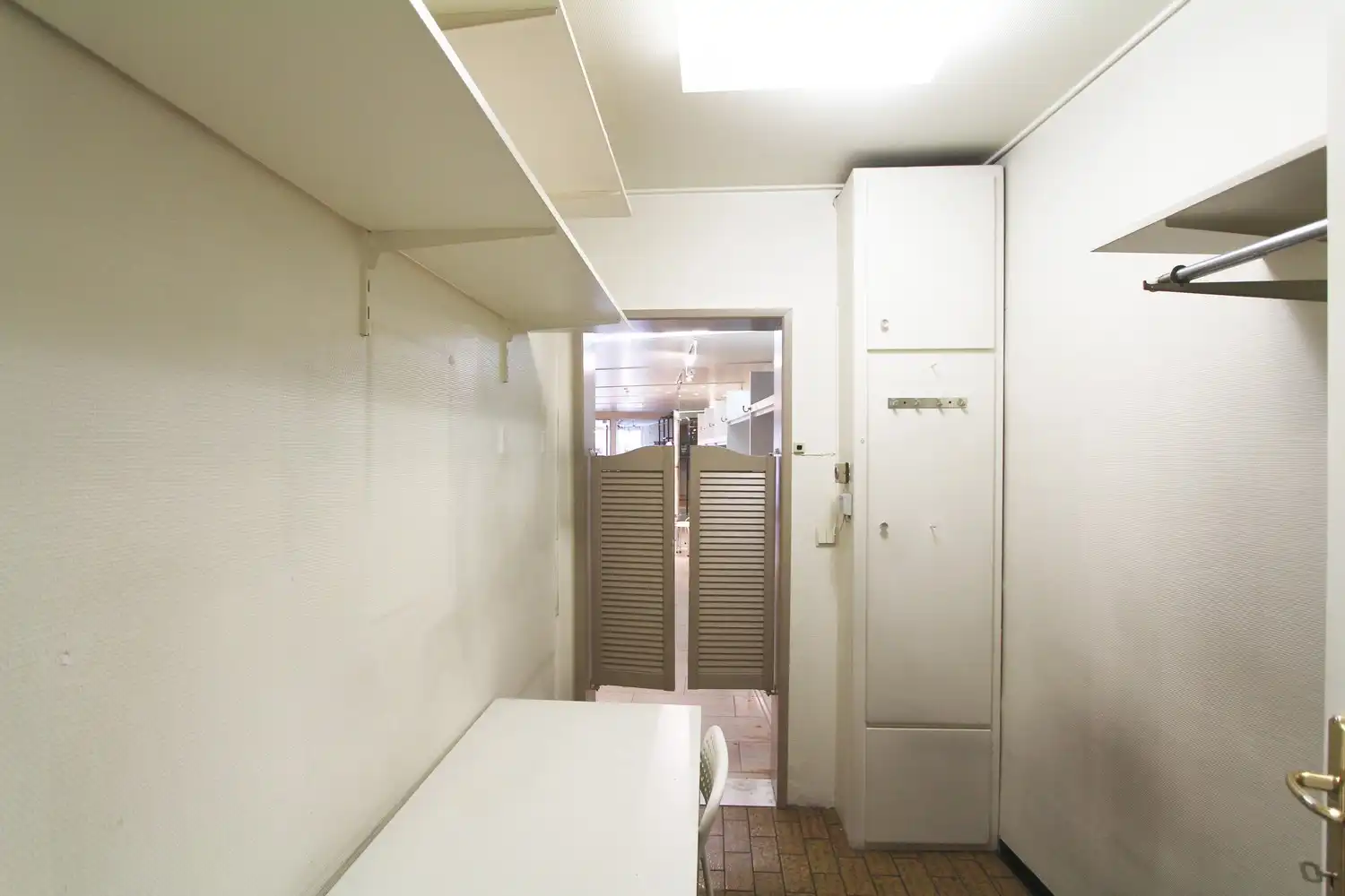 Handelsgelijkvloers op top locatie in Sint-Truiden! foto 8