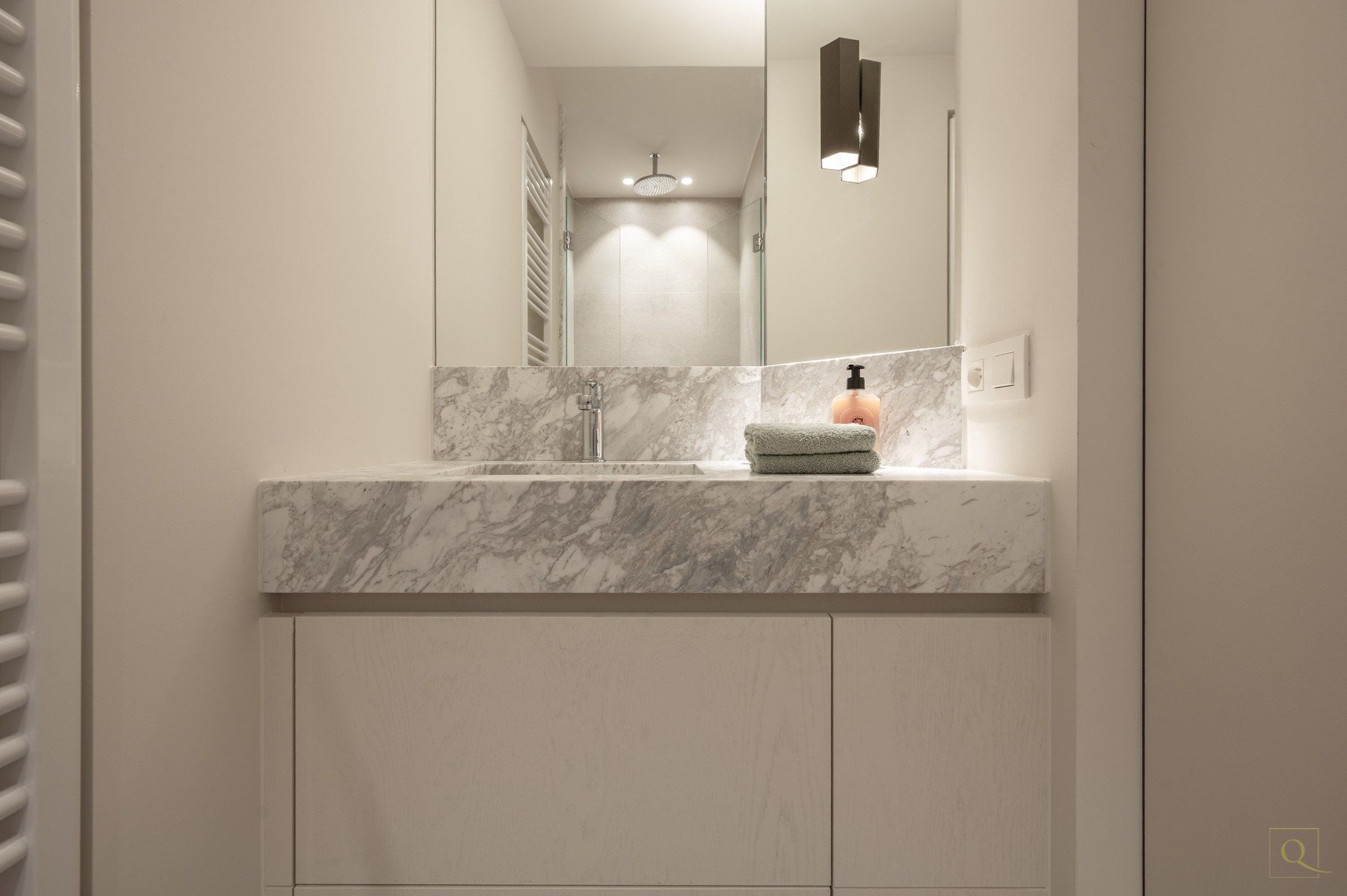 Luxueus afgewerkt appartement met zuid-west oriëntatie gelegen vlakbij de Lippenslaan en de Zeedijk. Inpandige parking te koop foto 21