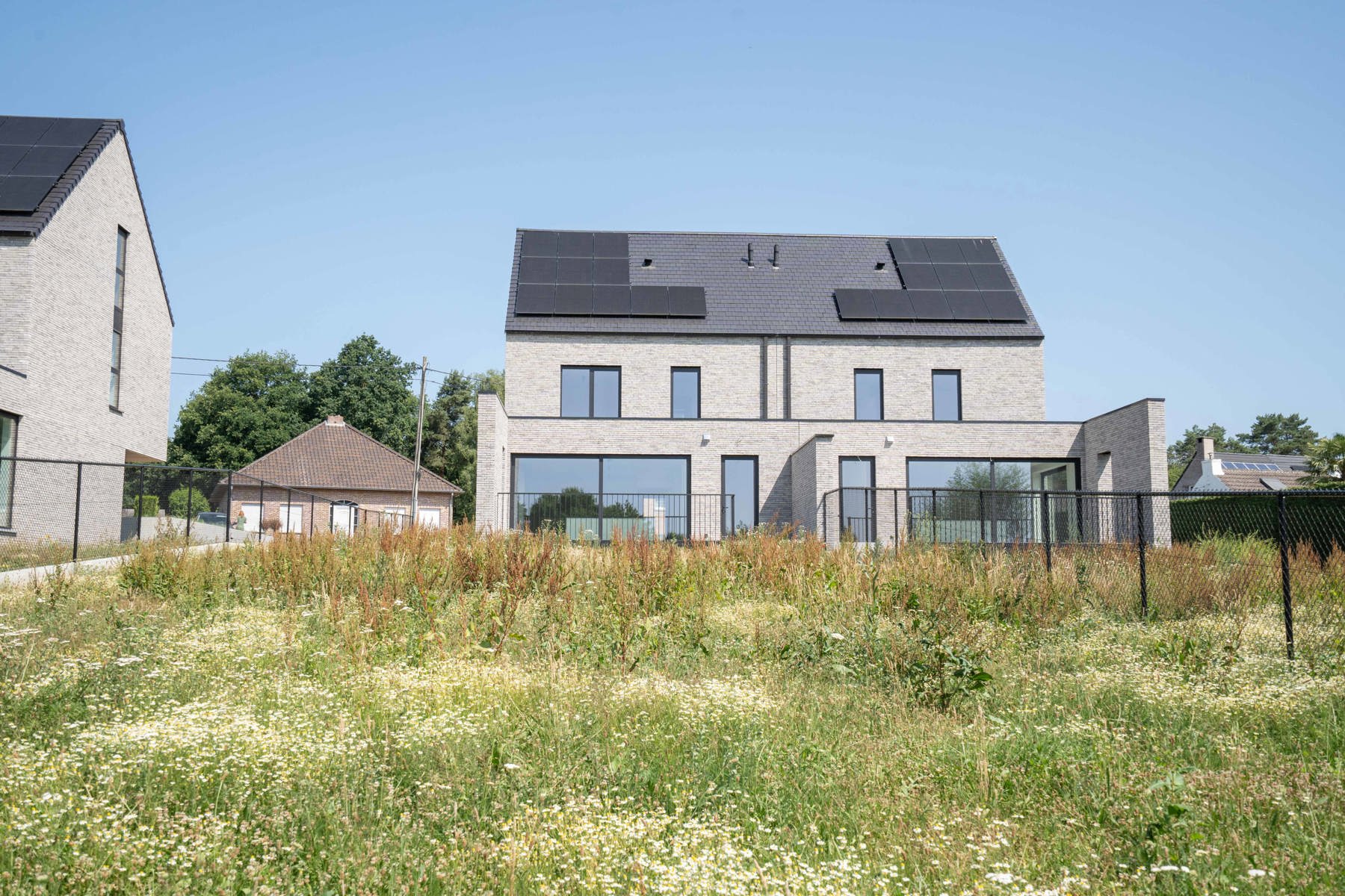 Prachtige nieuwbouwwoning in heel rustige straat te koop! foto 27