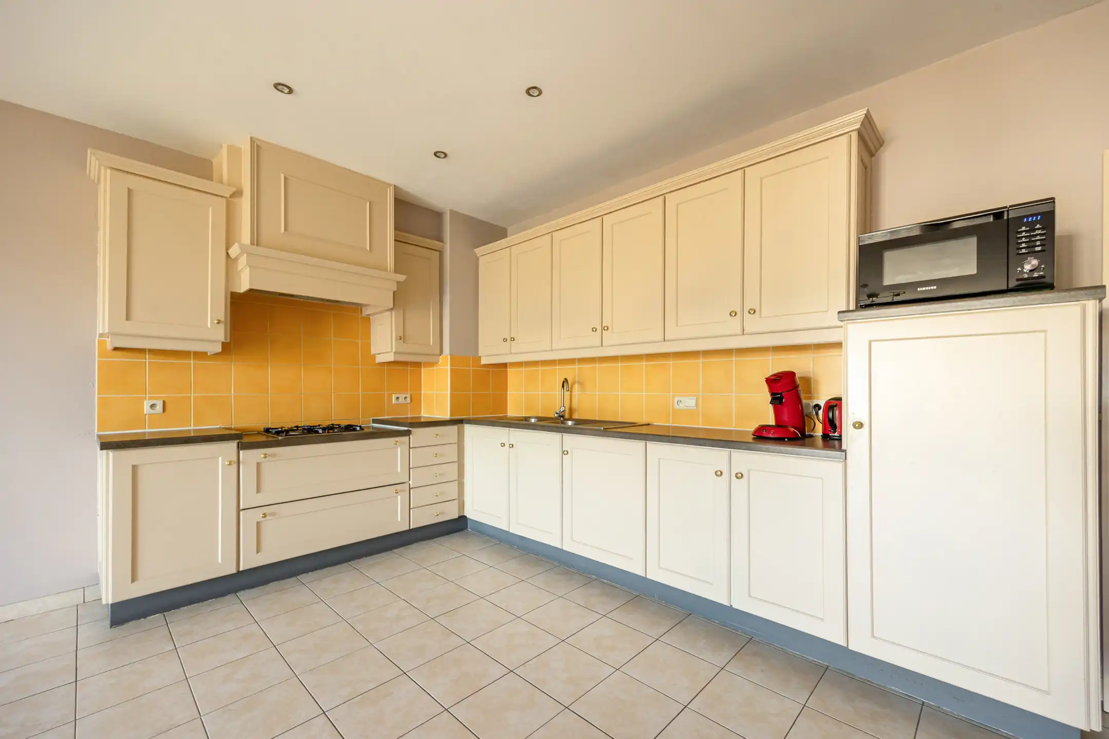 Verzorgd appartement met terras te Lier foto 6
