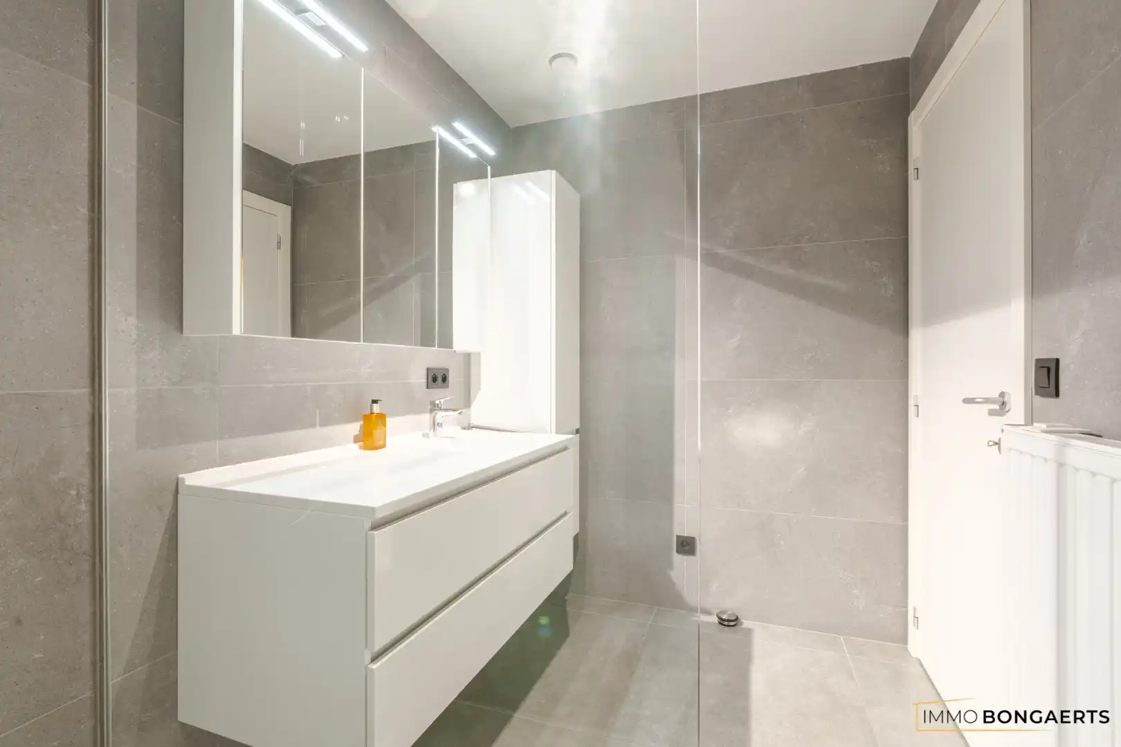 Recent gelijkvloersappartement nabij het centrum van Genk foto 14