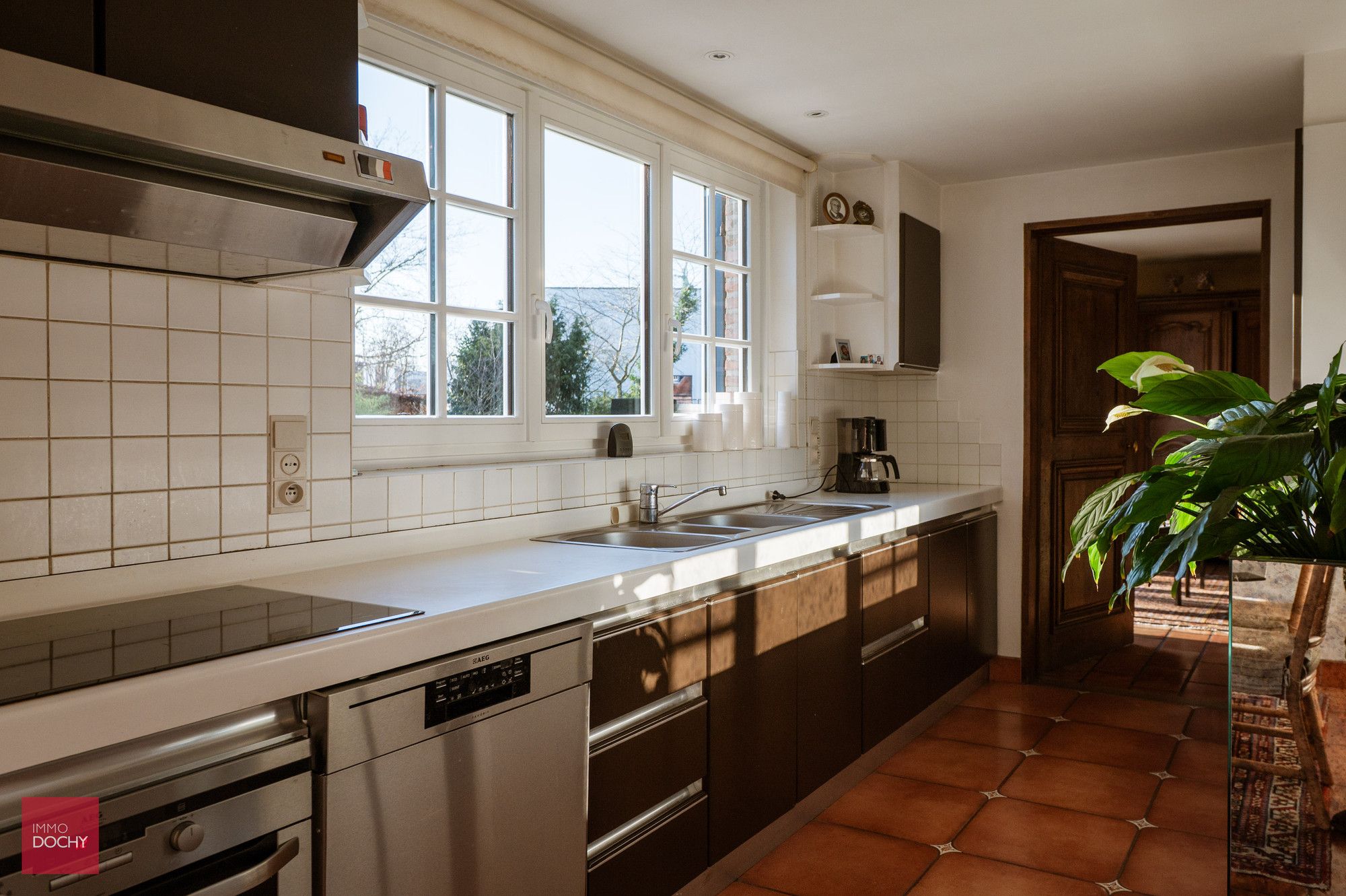 Zeer rustig en residentieel gelegen verzorgde villa foto 7