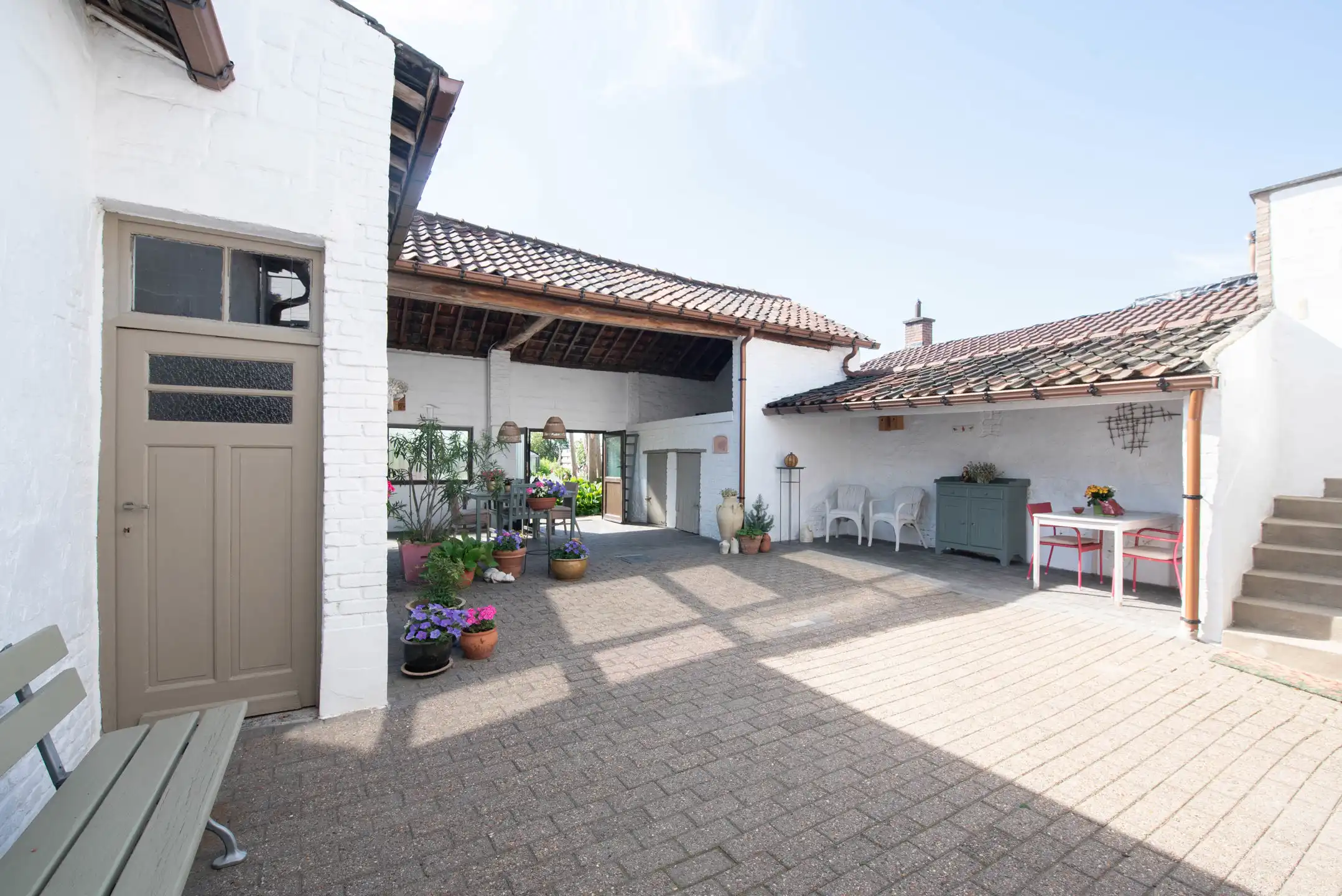 Karaktervolle woning met prachtige koer te Zussen foto 2