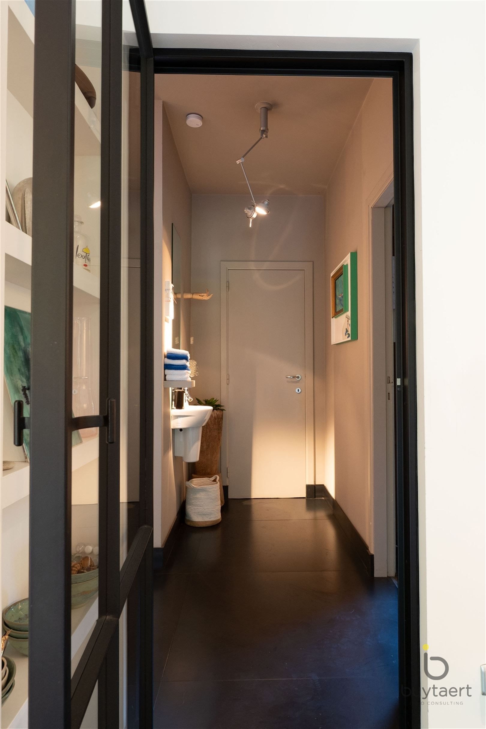 Gezellige instapklare woning met een prachtige groene tuin! foto 28