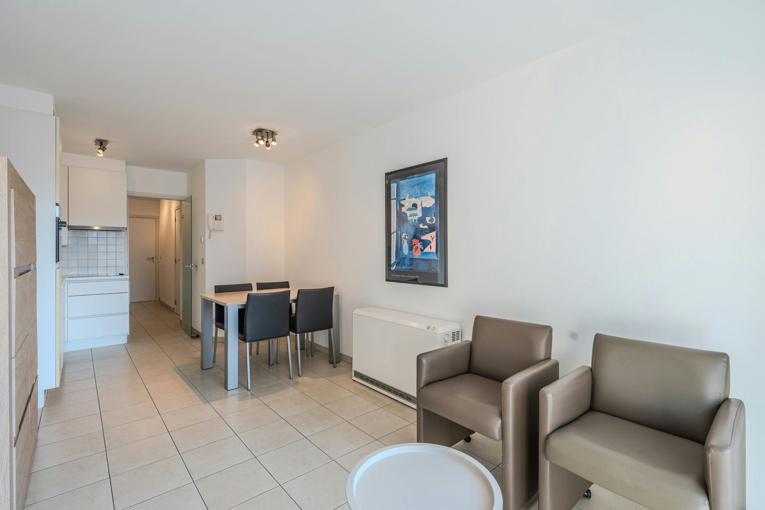 Instapklaar appartement met 1 slaapkamer, terras en zijdelings zeezicht! foto 6