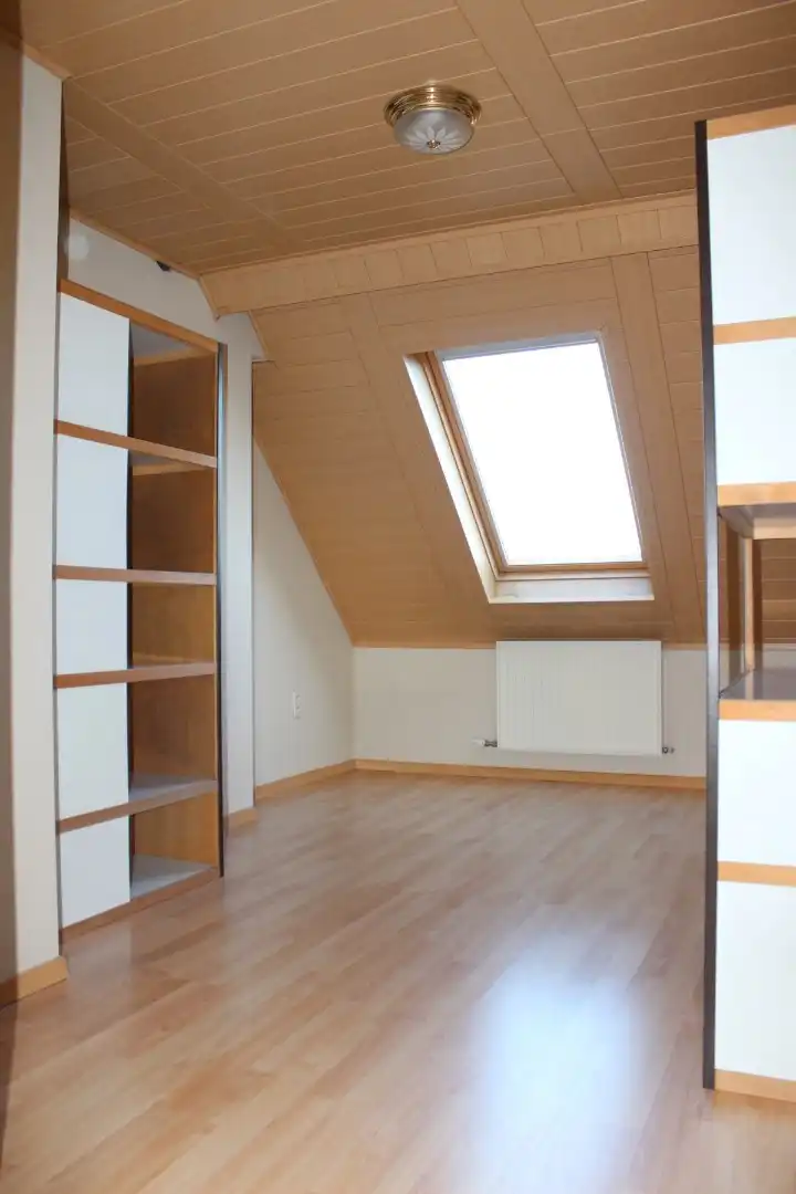 Lichtrijk duplex appartement in hartje Zonhoven (3slpk, 2badk, 2 parkings) foto 15