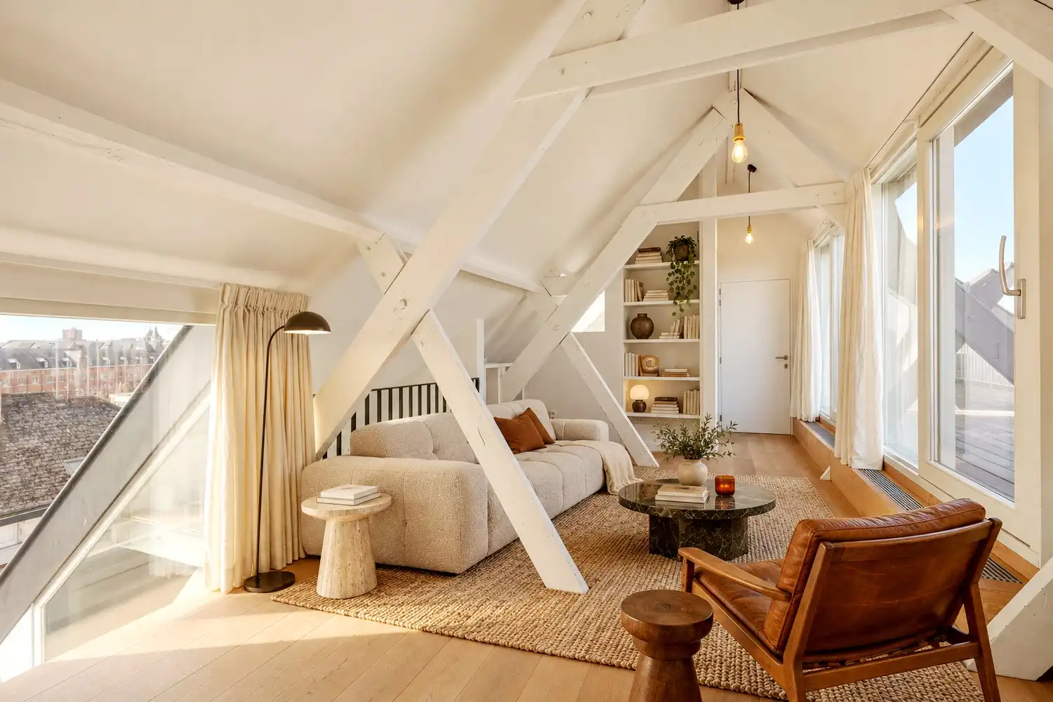 Exceptioneel en luxueus gerenoveerd 19e eeuws duplex dakappartement midden in de binnenstad. foto 8