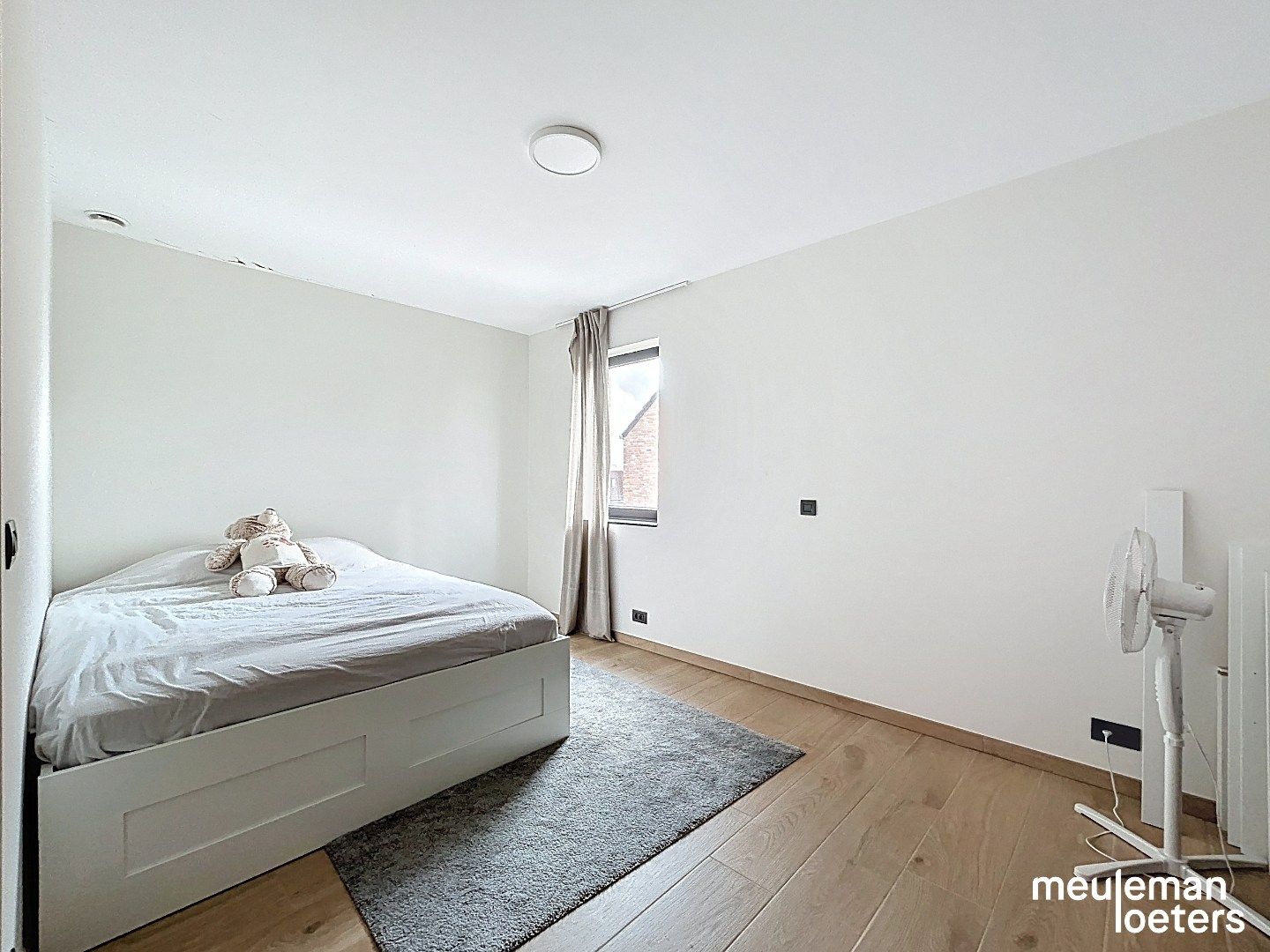 Recente woning op wandelafstand van commercieel centrum. foto 8