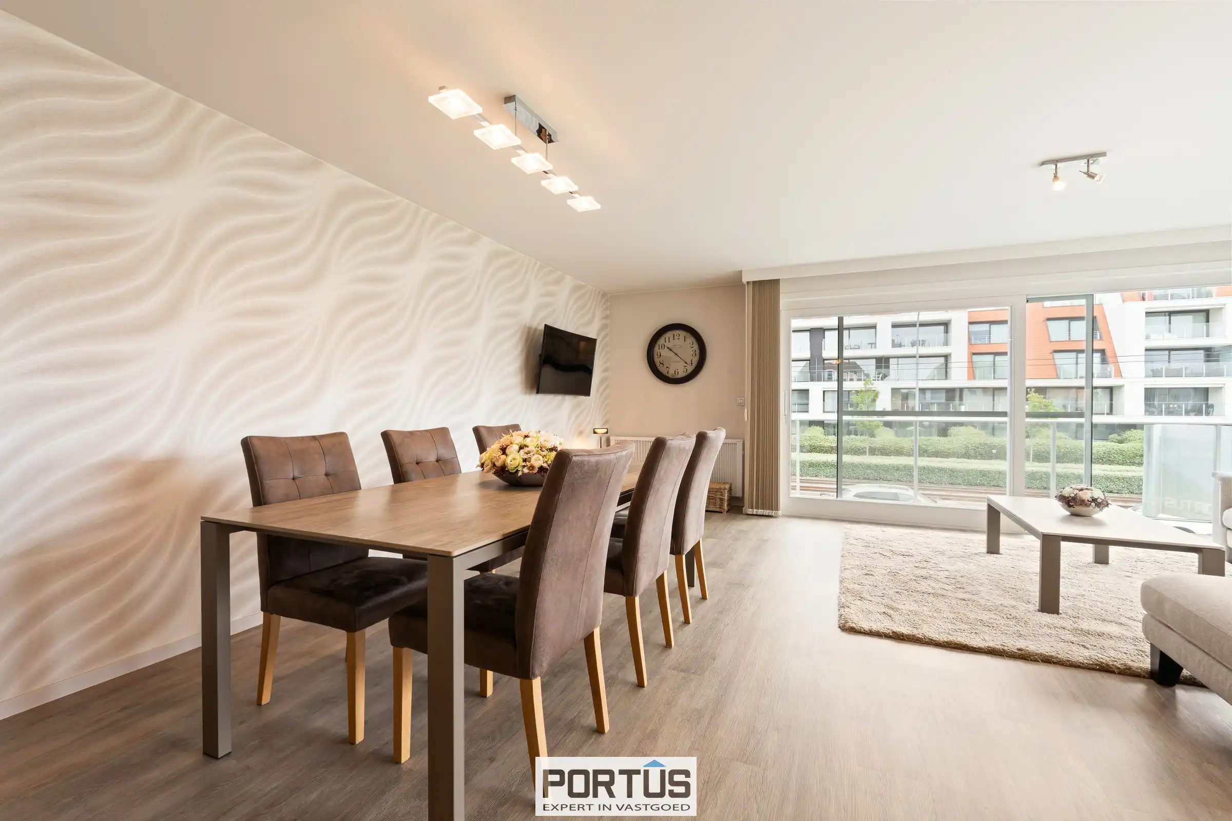 Ruim zonnig hoekappartement te koop te Nieuwpoort foto 5