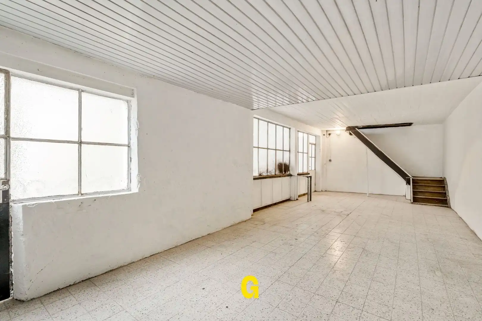 Vakkundig gerenoveerde woning met binnenkoer, tuin en bijgebouwen op 4a 62ca - EPC label B foto 25