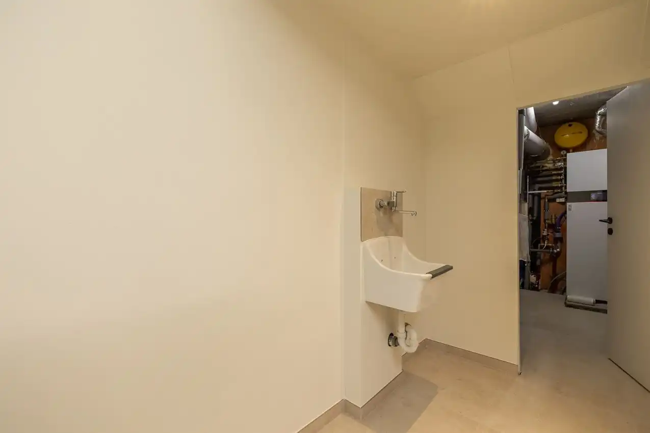 Nieuwbouw met vier slpk, alle comfort en ruime tuin foto 14