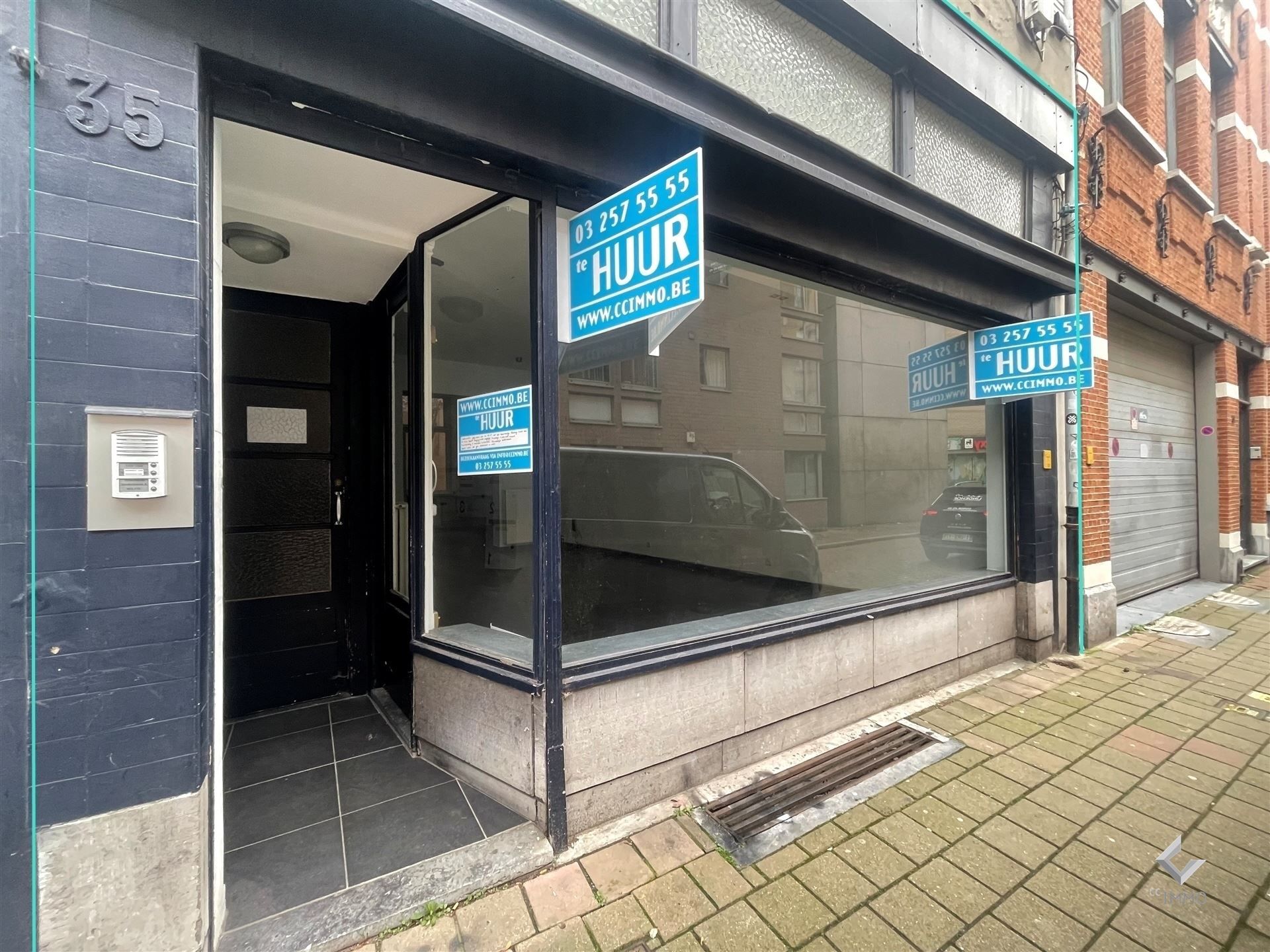 Handelsgelijkvloers ca. 70m² te Sint-Andries/Nationalestraat! foto 2