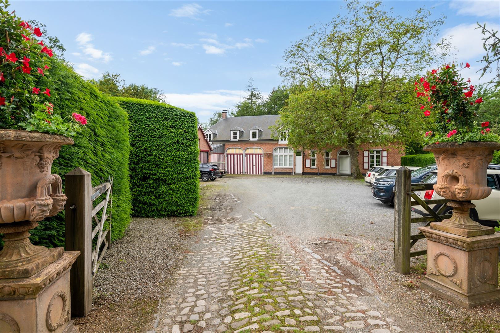 Kantoor in koetswoning op het prachtige kasteeldomein Belvédère foto 1