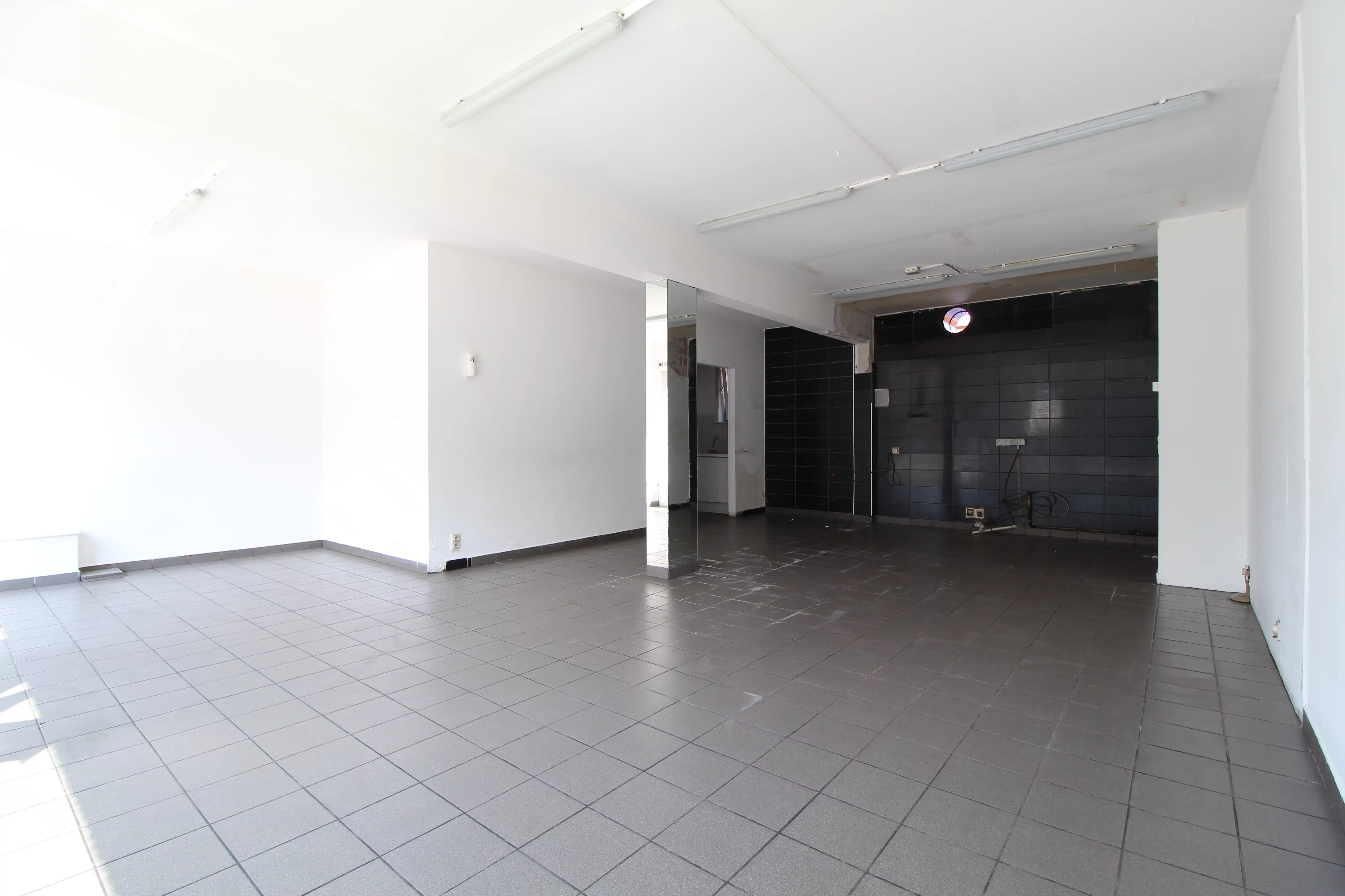 Commercieel pand te huur nabij de dorpskern in Heusden foto 3