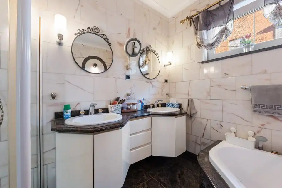 RUIME EN RUSTIG GELEGEN BUNGALOW MET 4 SLKS EN ZWEMBAD OP EEN PRACHTIG PERCEEL VAN 764M² foto 19