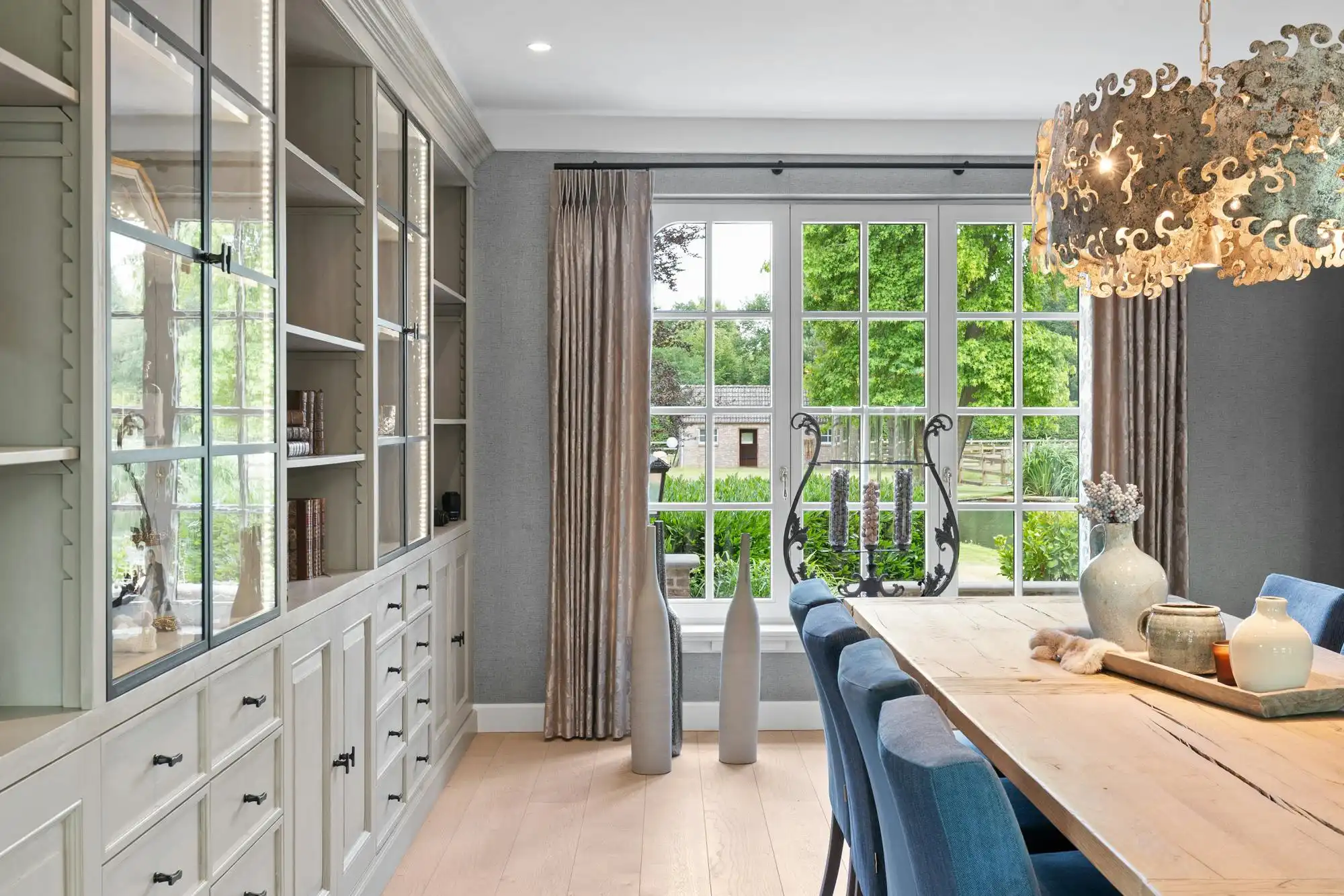 Villa met praktijkruimte en weilanden te koop in Geel foto 17