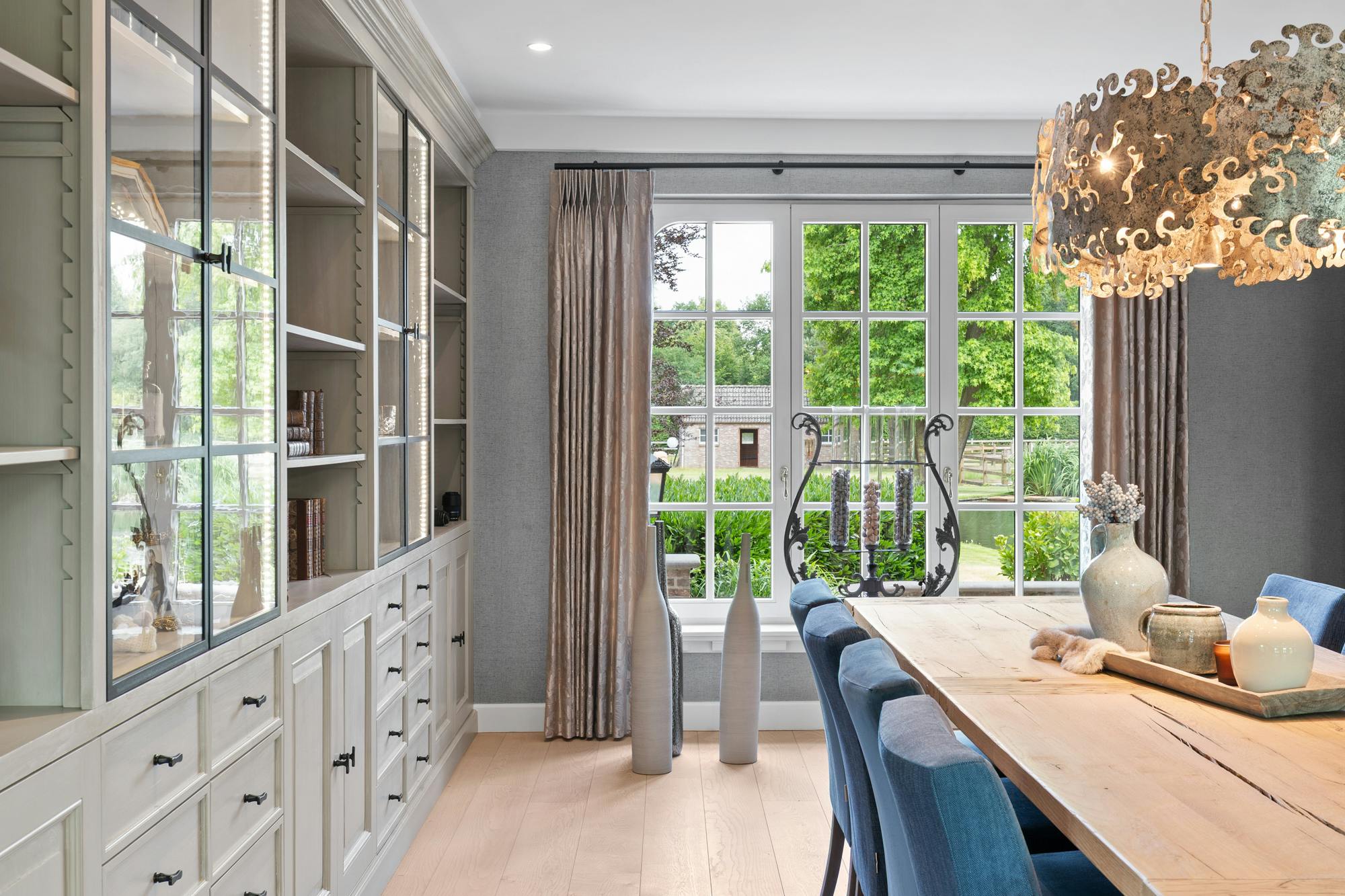 Villa met praktijkruimte en weilanden te koop in Geel foto 17