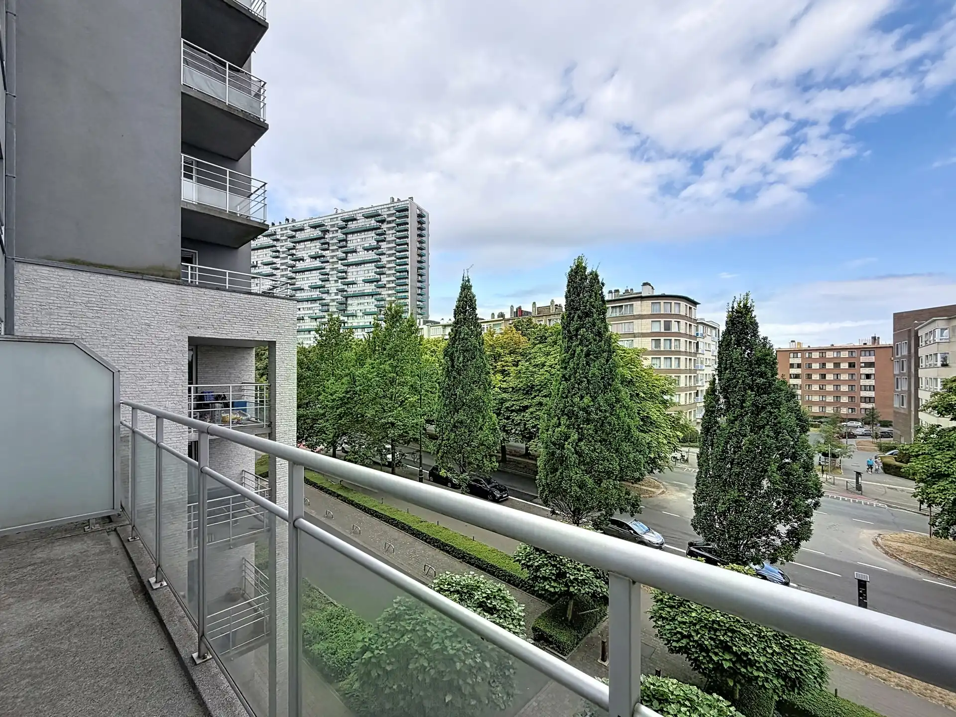 Opgeknapt appartement met 2 slaapkamers foto 14