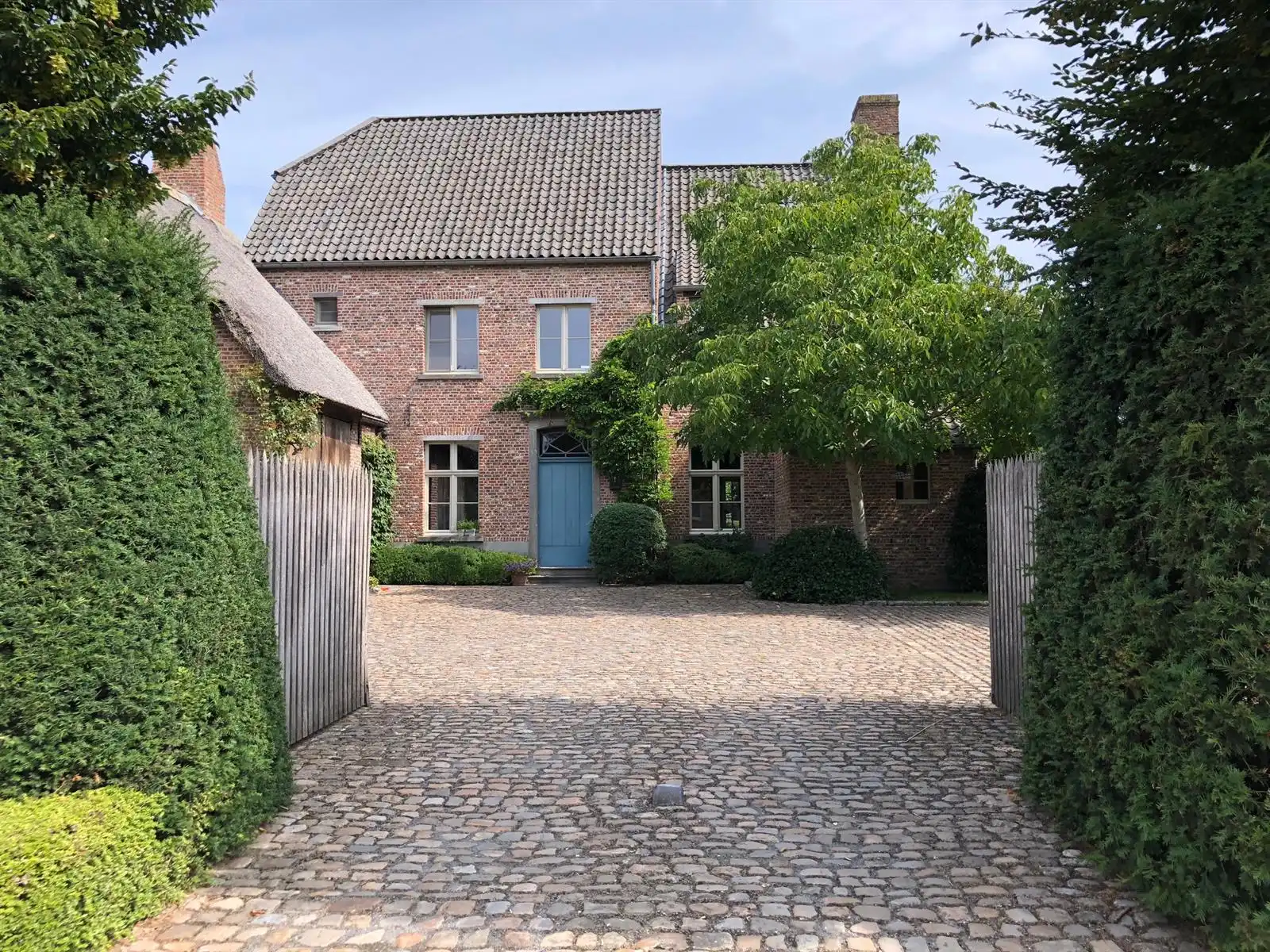 MASSEMEN - EXCLUSIEVE VILLA MET HOOGWAARDIGE AFWERKING foto {{pictureIndex}}