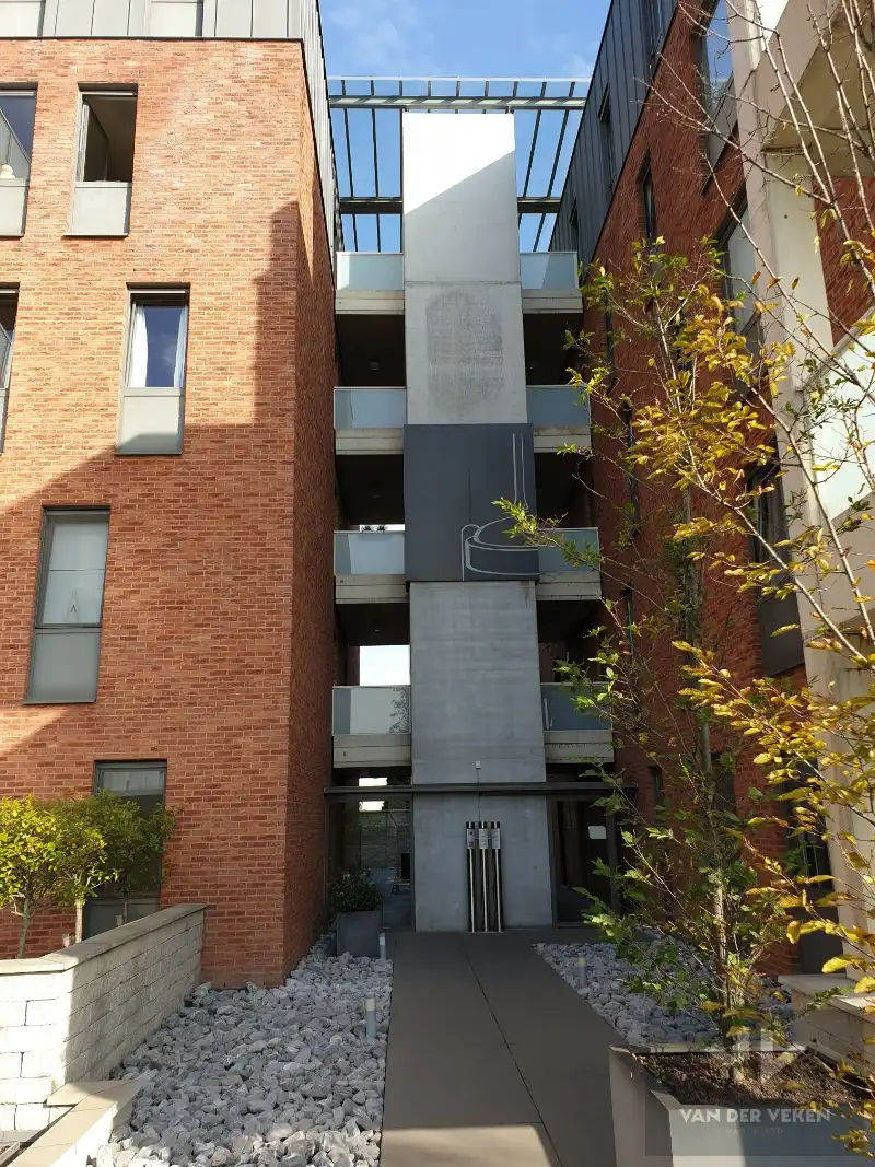 Instapklaar gemeubeld 2-slaapkamer appartement foto {{pictureIndex}}