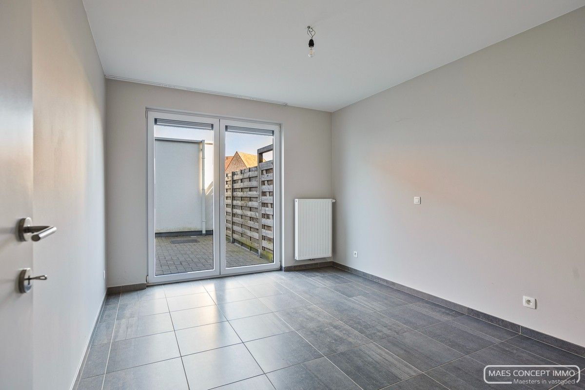 Ruim gelijkvloers 2-slaapkamerappartement in Jabbeke foto 13
