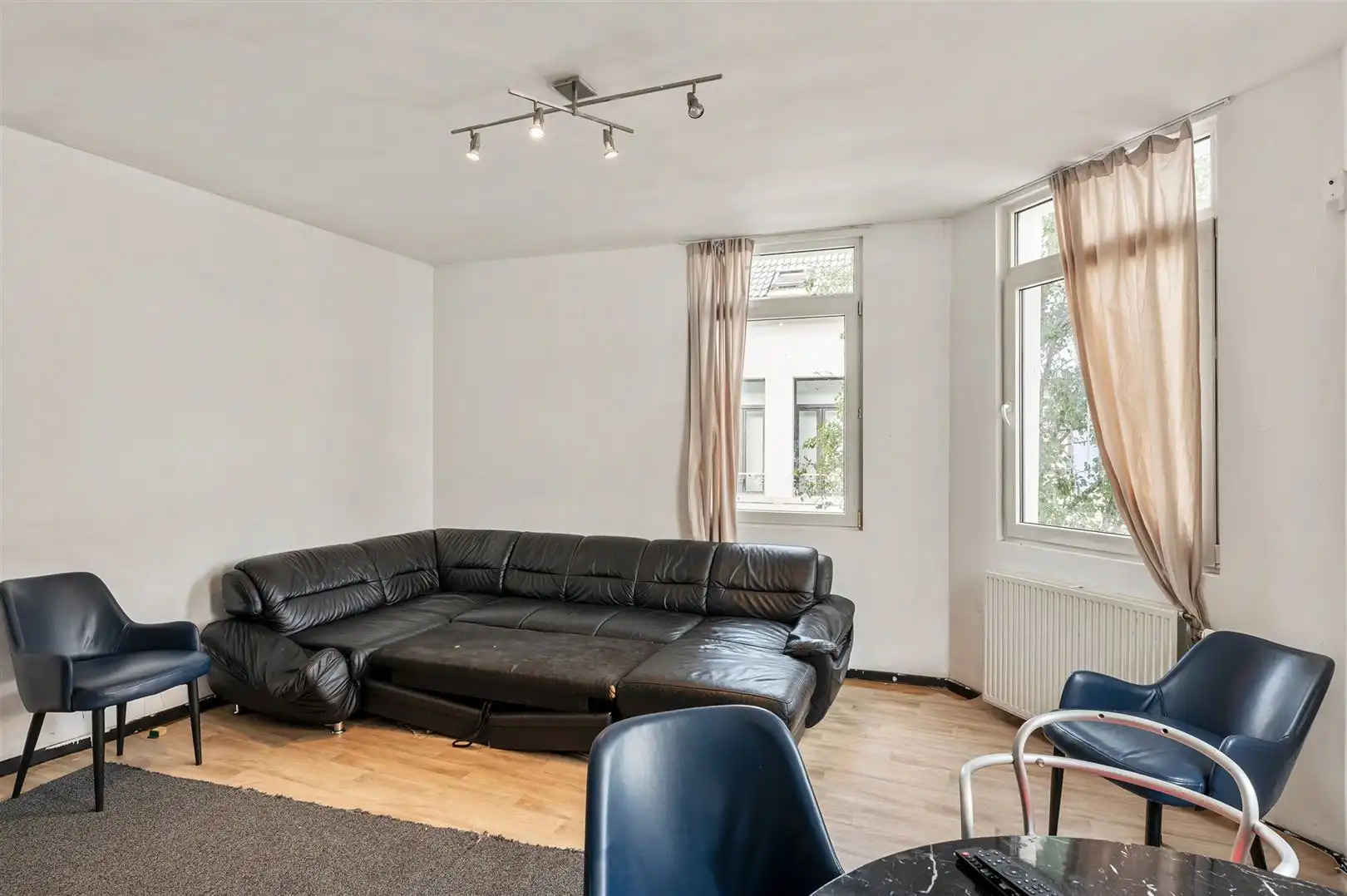 Stadswoning met 4 slaapkamers en garage foto 3