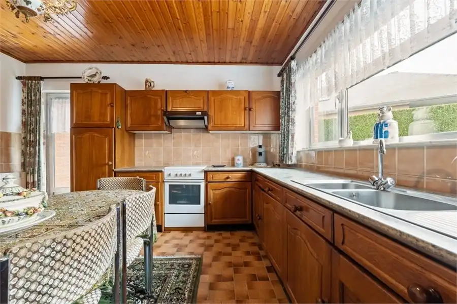 OP TE FRISSEN GELIJKVLOERSE WONING IN SINT-TRUIDEN foto 12