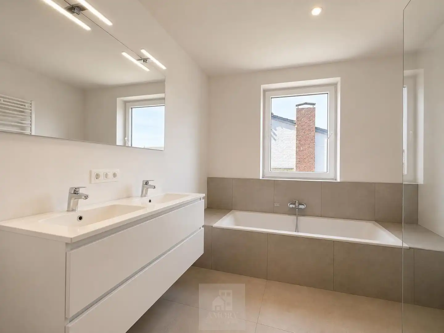 Zeer ruime en moderne halfopen nieuwbouwwoning foto 8