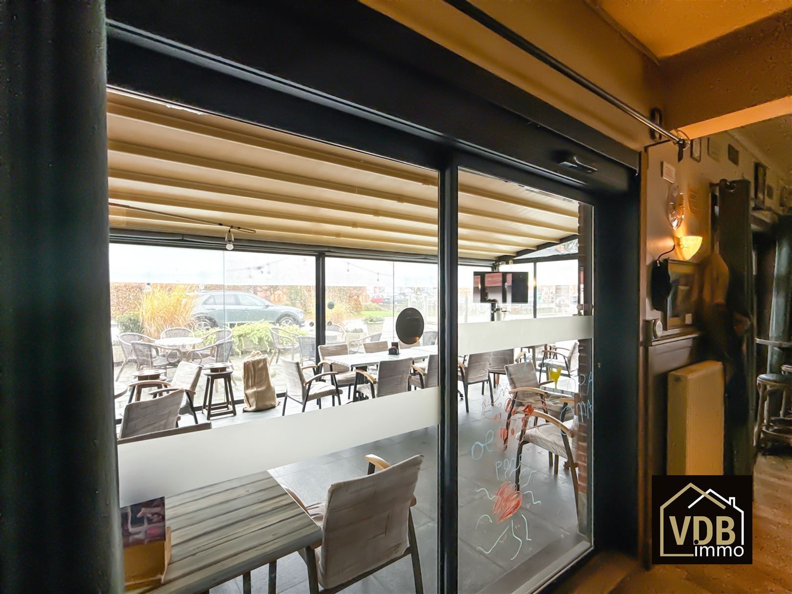 HANDELSHUIS MET WOONST foto 21