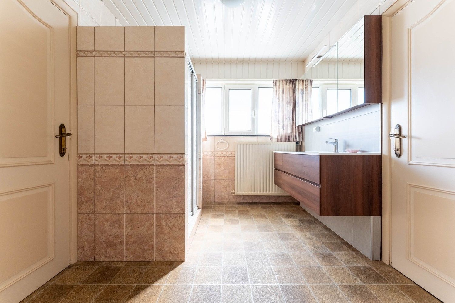 Landelijk gelegen vrijstaande woning op 12a 38ca nabij de Nederlandse grens! foto 15