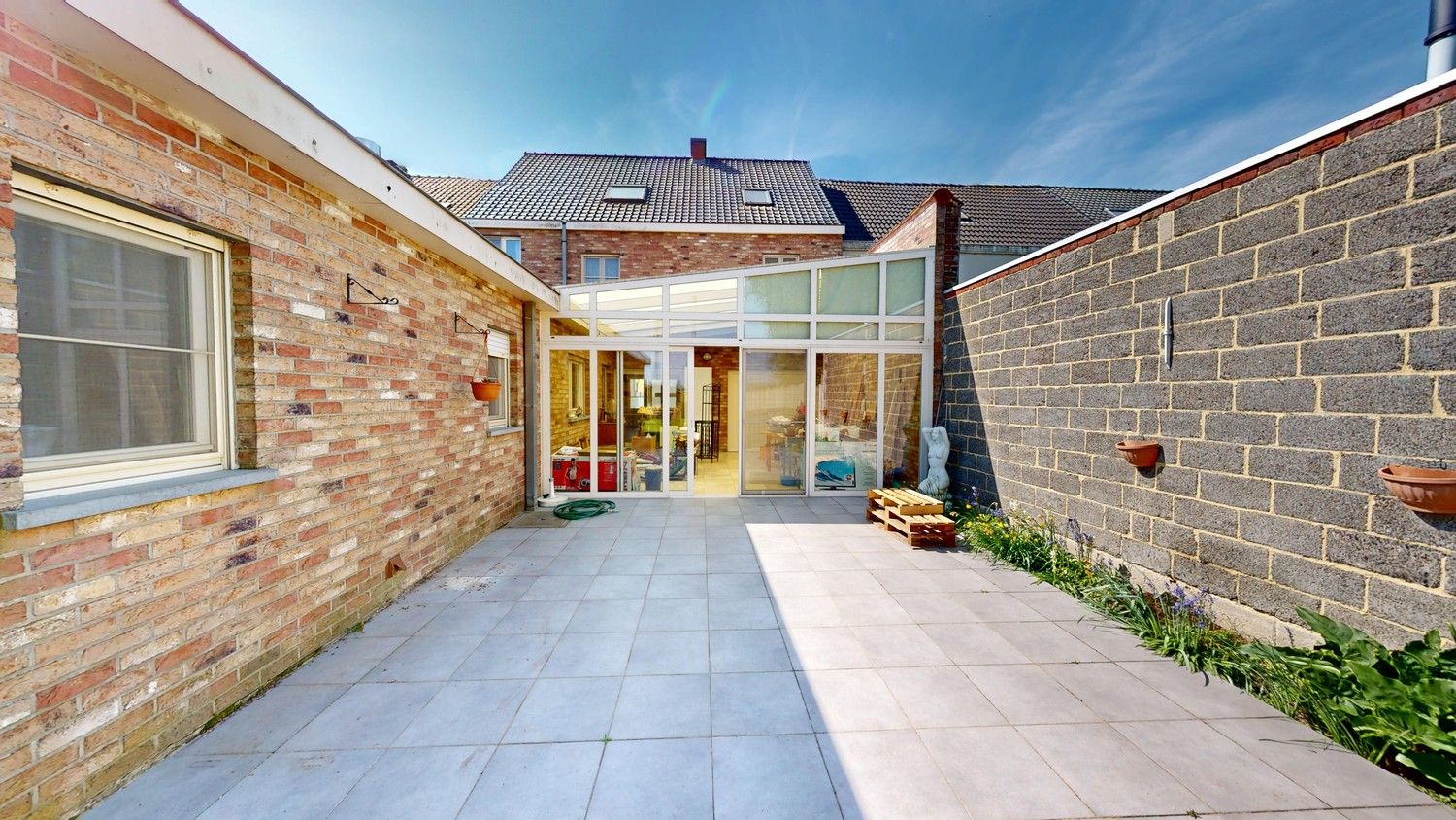 Zeer ruime woning met 5 slaapkamers! foto 16