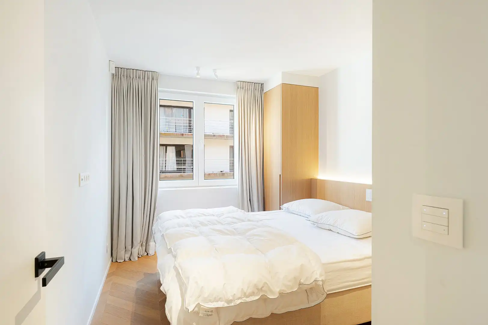 Instapklaar appartement gelegen op een centrale ligging te Knokke, vlakbij de winkels en de zee. foto 24