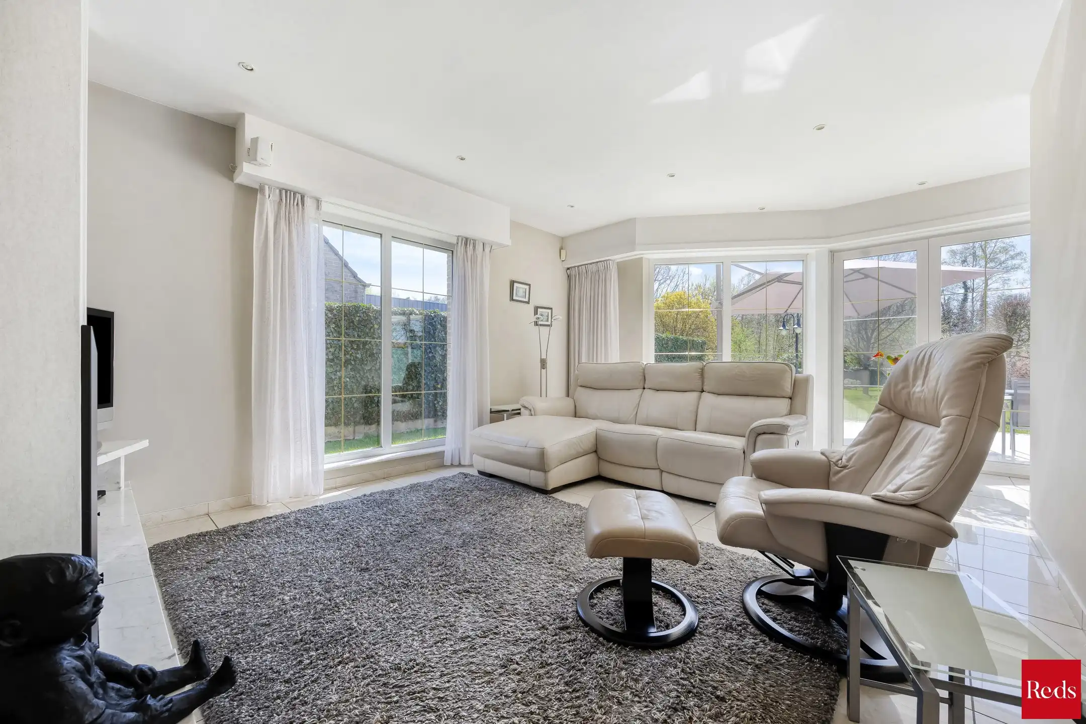 Ruime woning in oase van rust met prachtige tuin foto 8