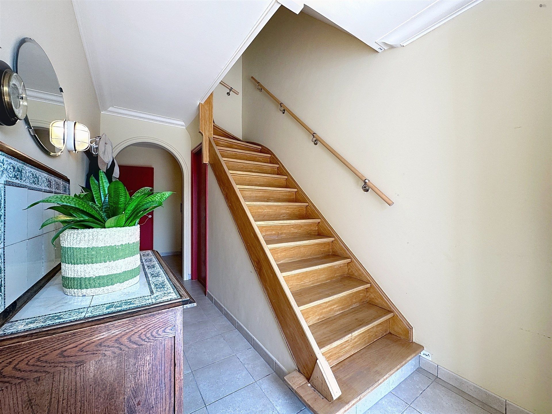 Lichtrijke, instapklare woning met ruime garage en fantastisch uitzicht in Kruibeke. foto 14