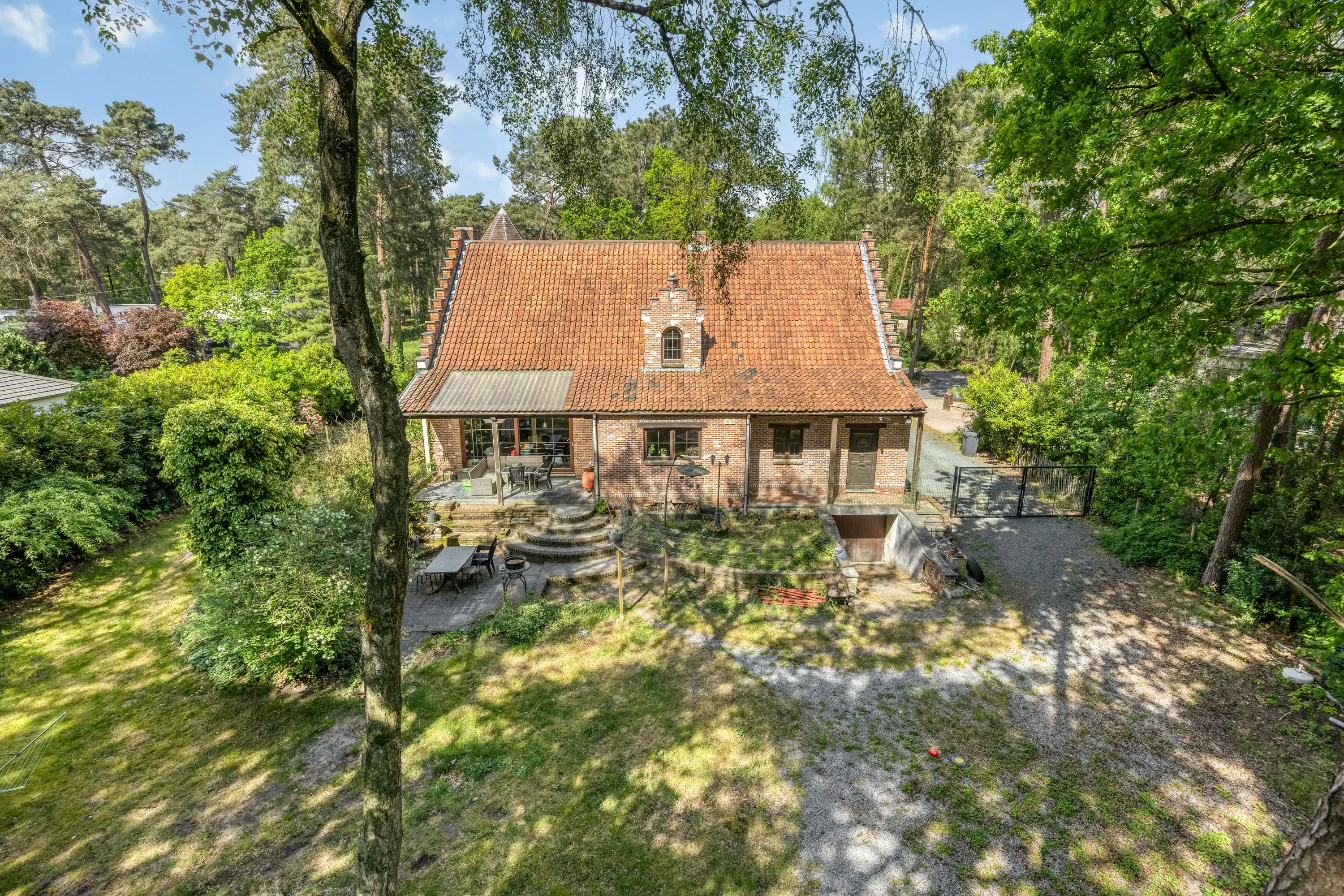 Ruime villa op toplocatie naast de Kalmthoutse Heide te koop foto 4