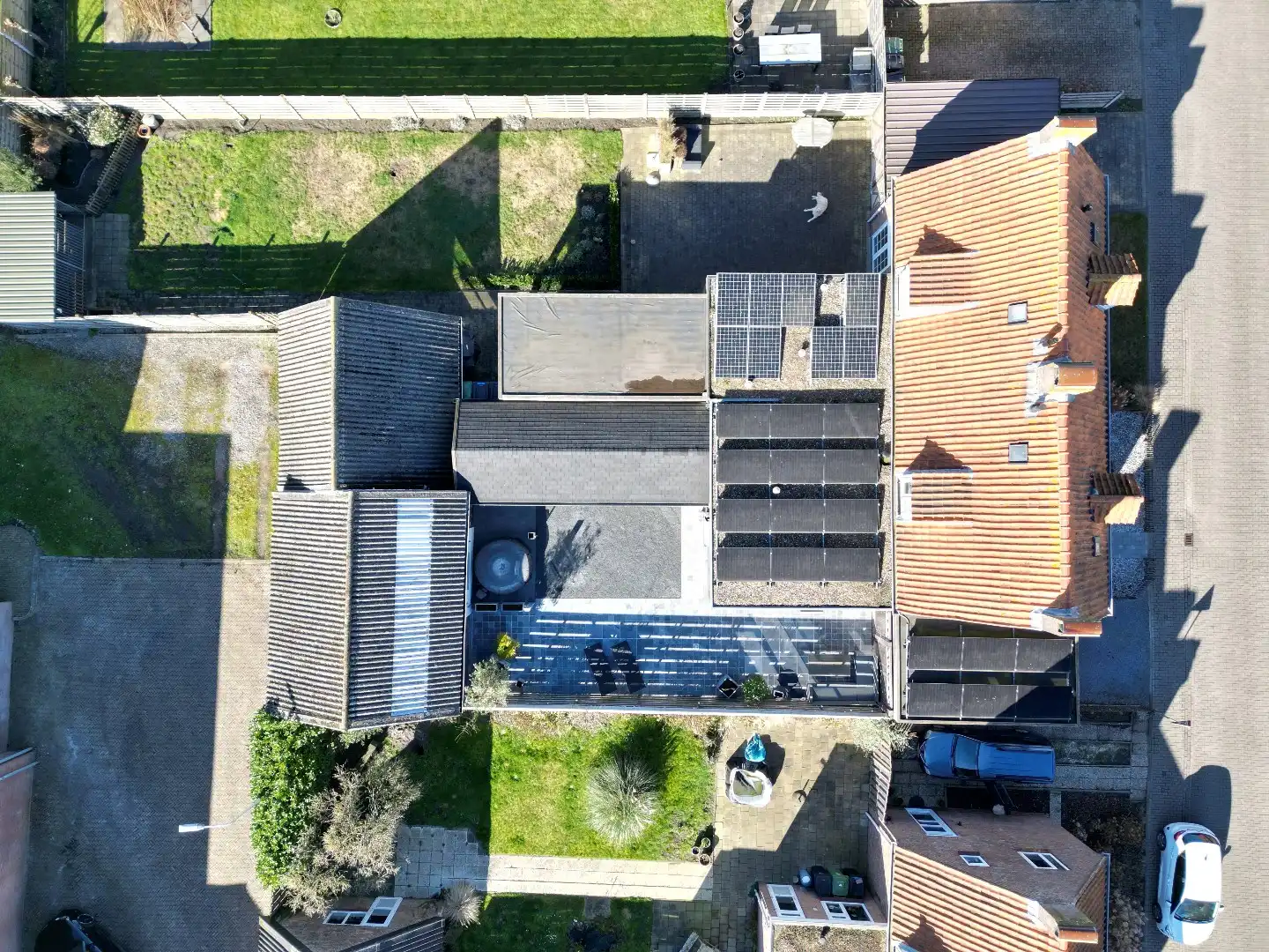 Instapklare twee-onder-een-kapwoning met uitbouw, luxe overkapping en zonnige tuin op het westen  foto 36