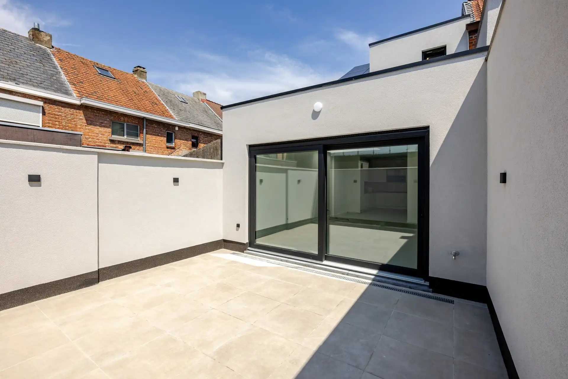Top gerenoveerde woning met 2 slks en terras foto 23